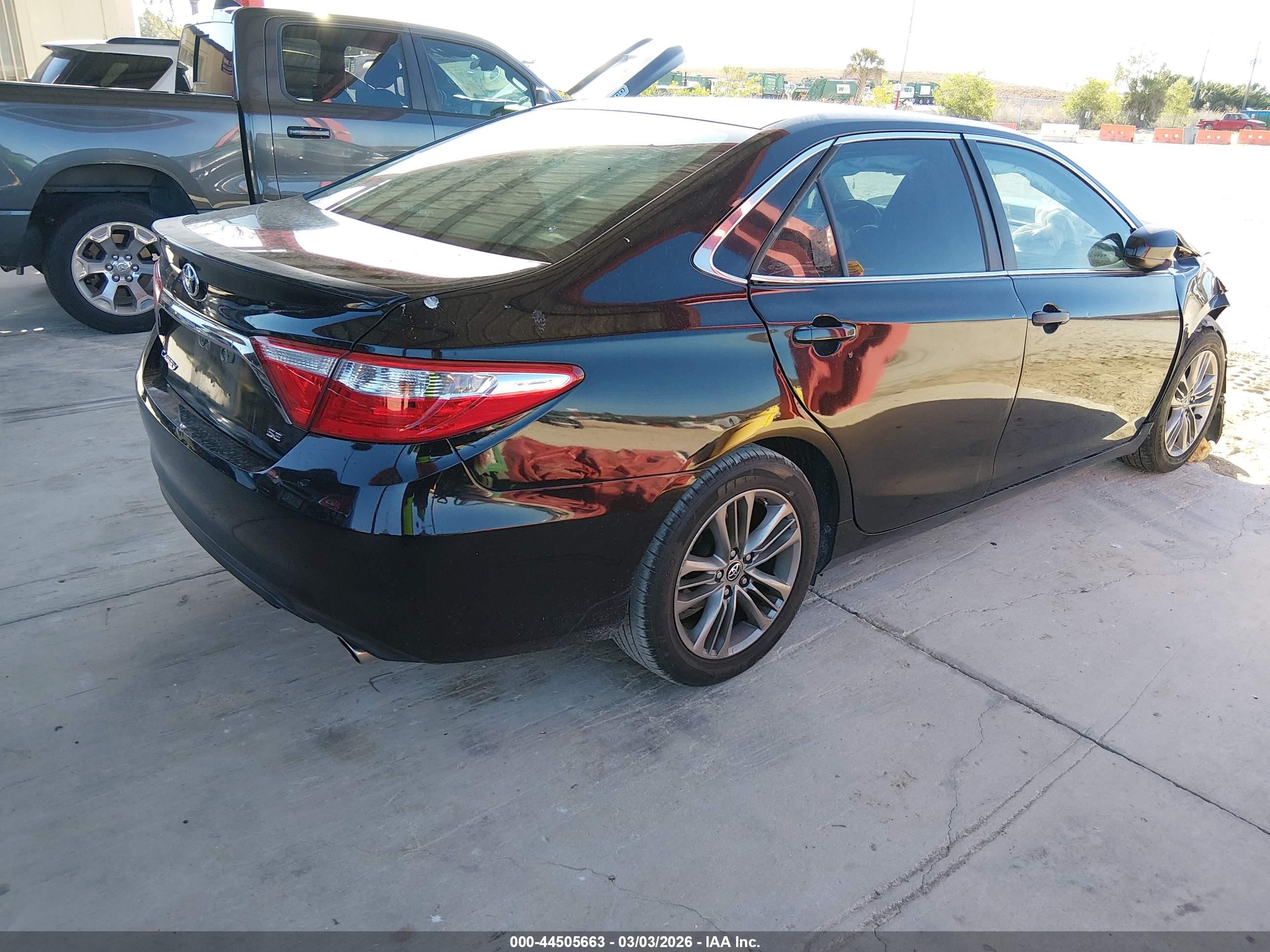 TOYOTA CAMRY image 4
