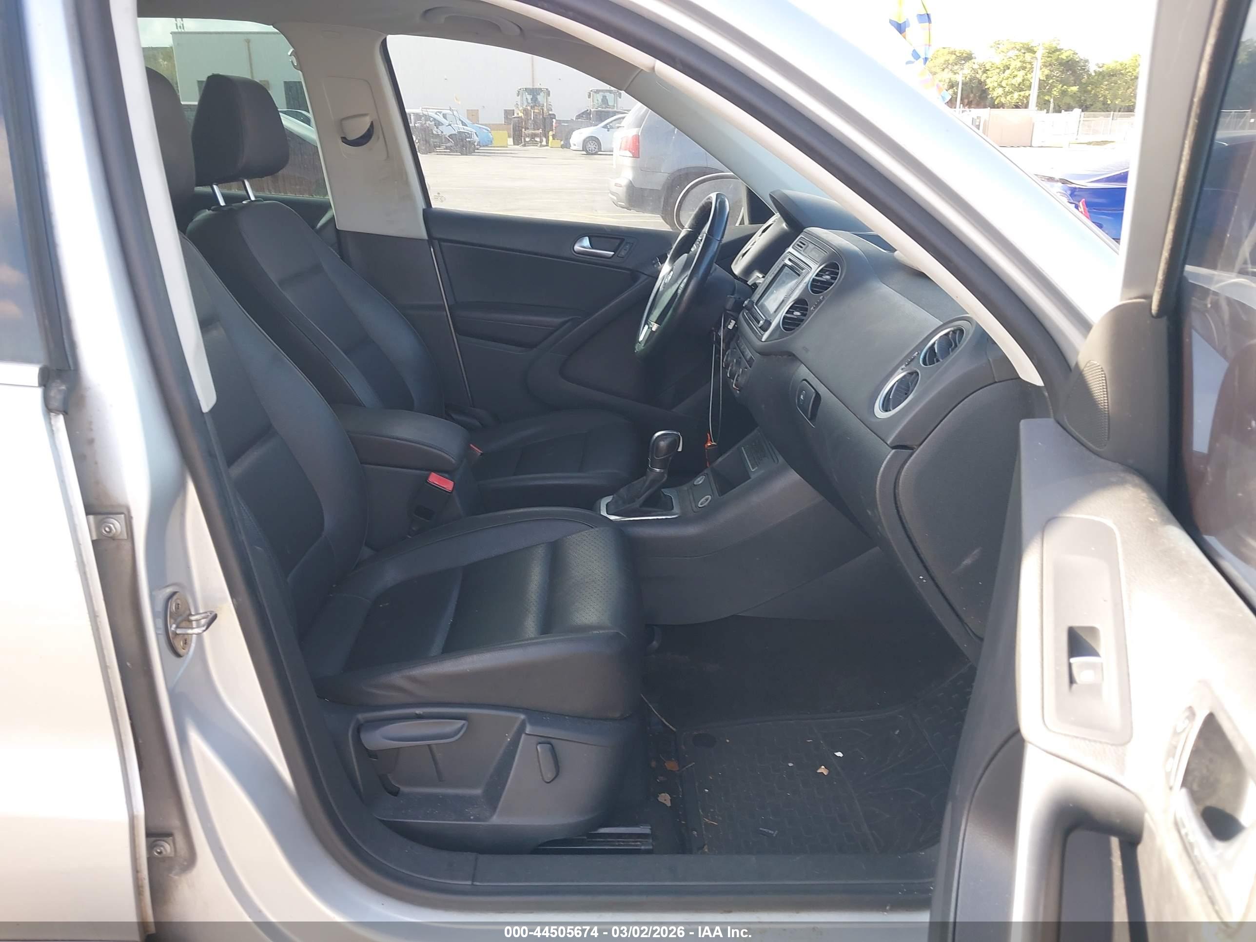 VOLKSWAGEN TIGUAN image 5