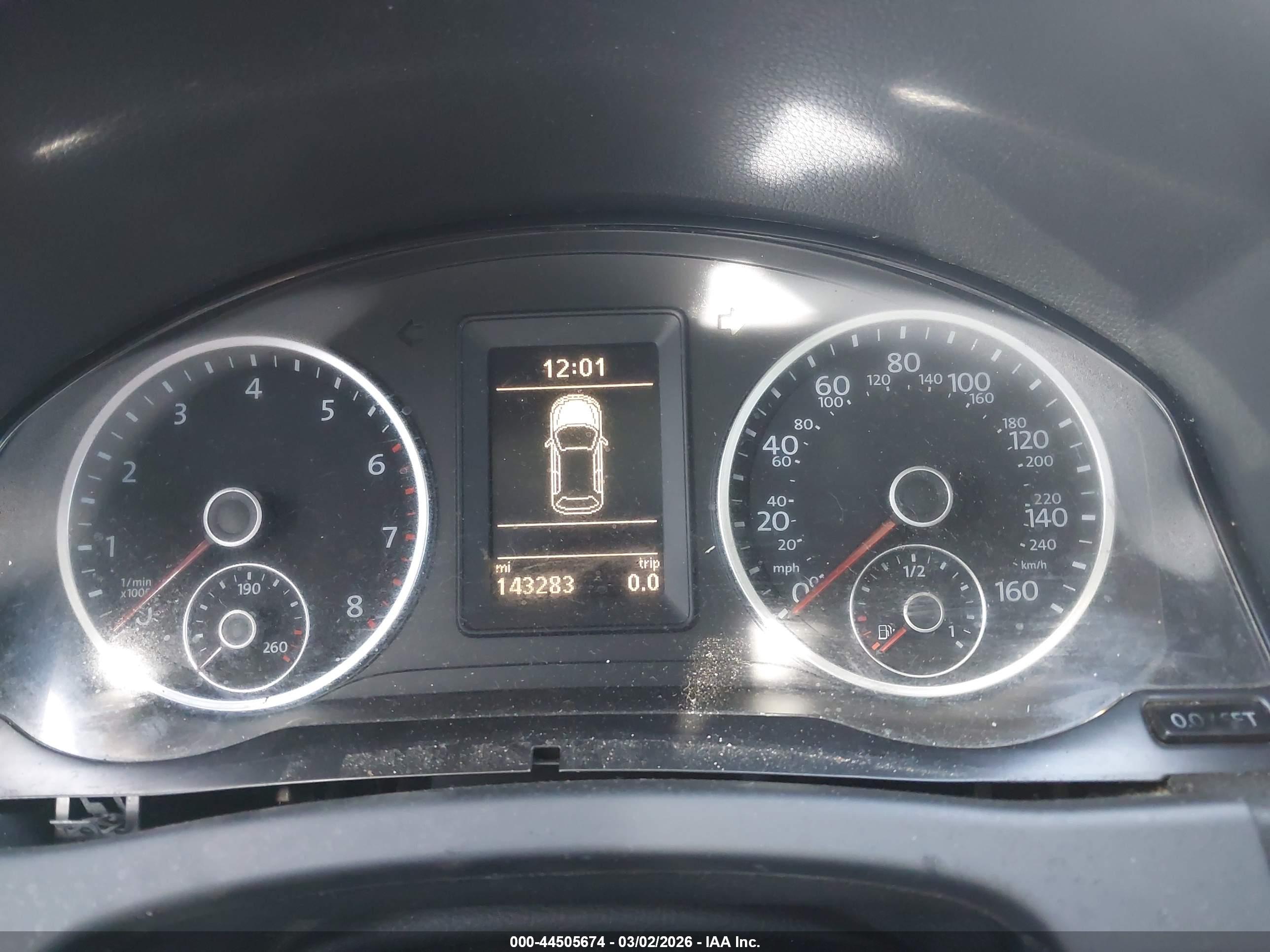 VOLKSWAGEN TIGUAN image 7