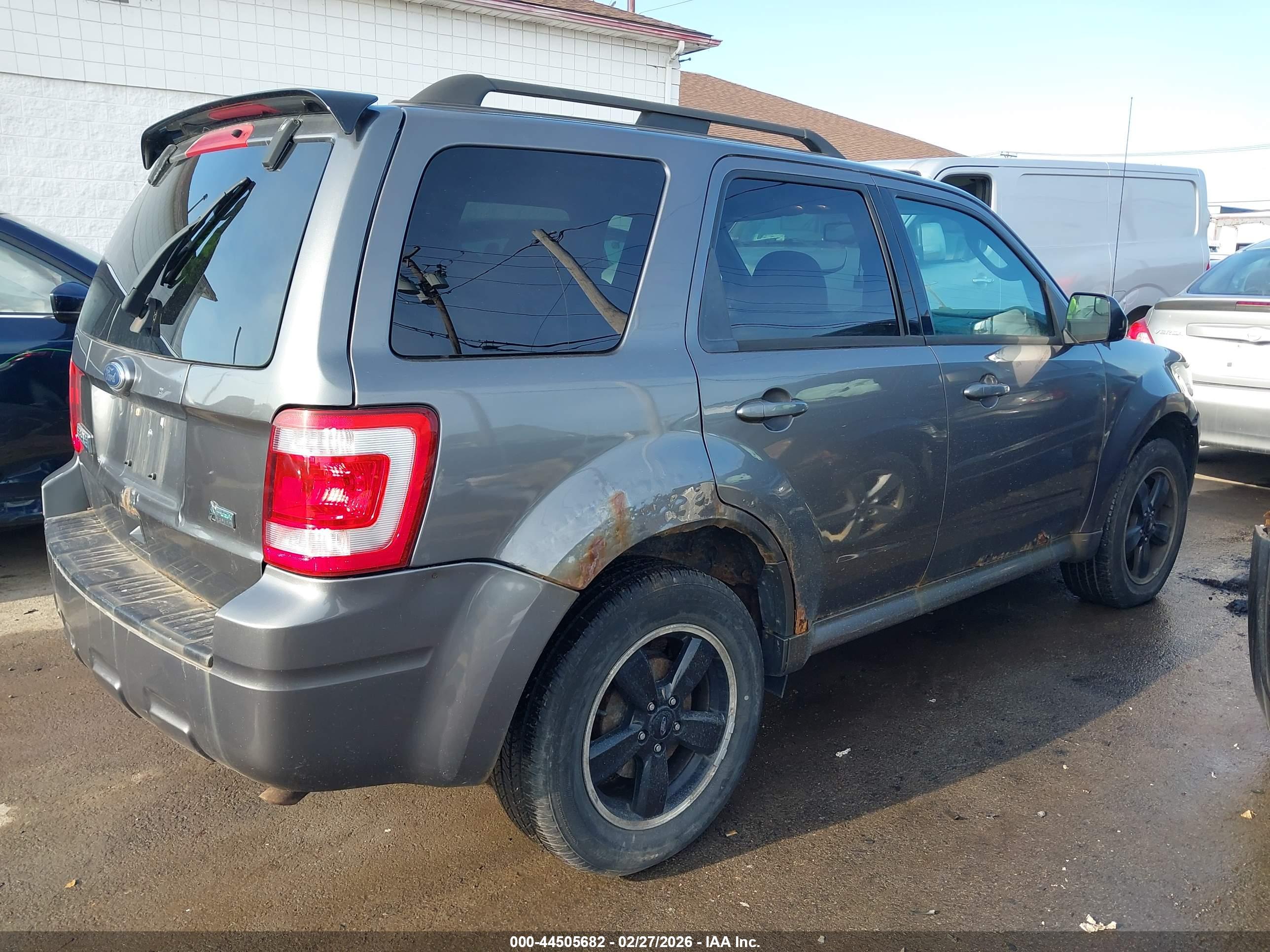 FORD ESCAPE image 4