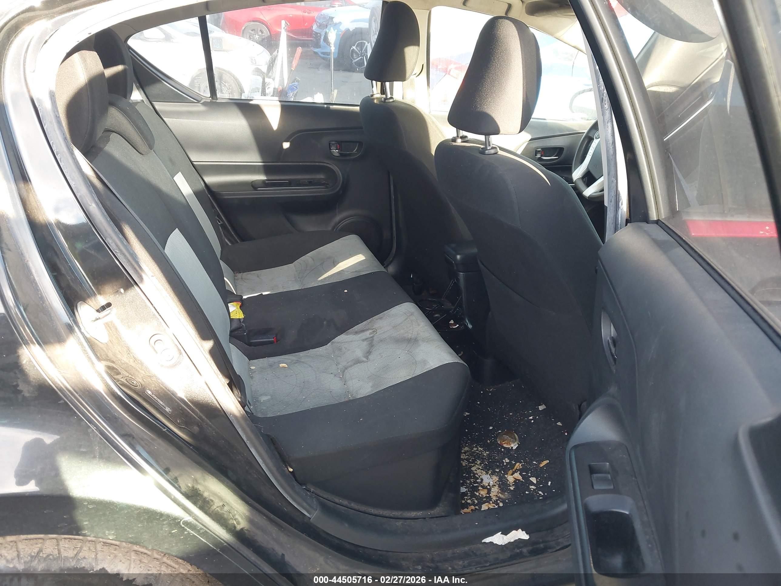 TOYOTA PRIUS image 8