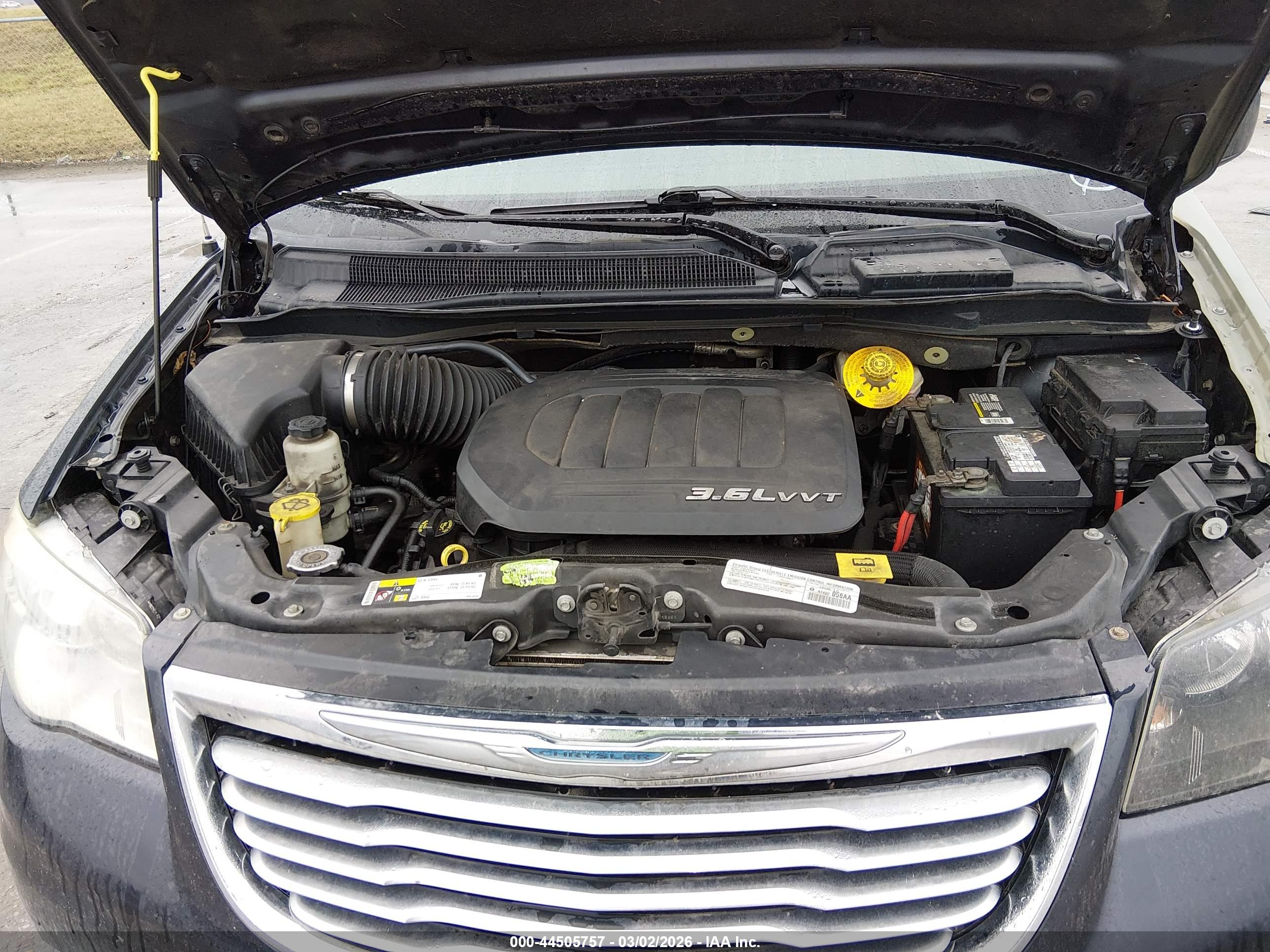 CHRYSLER TOWN image 10