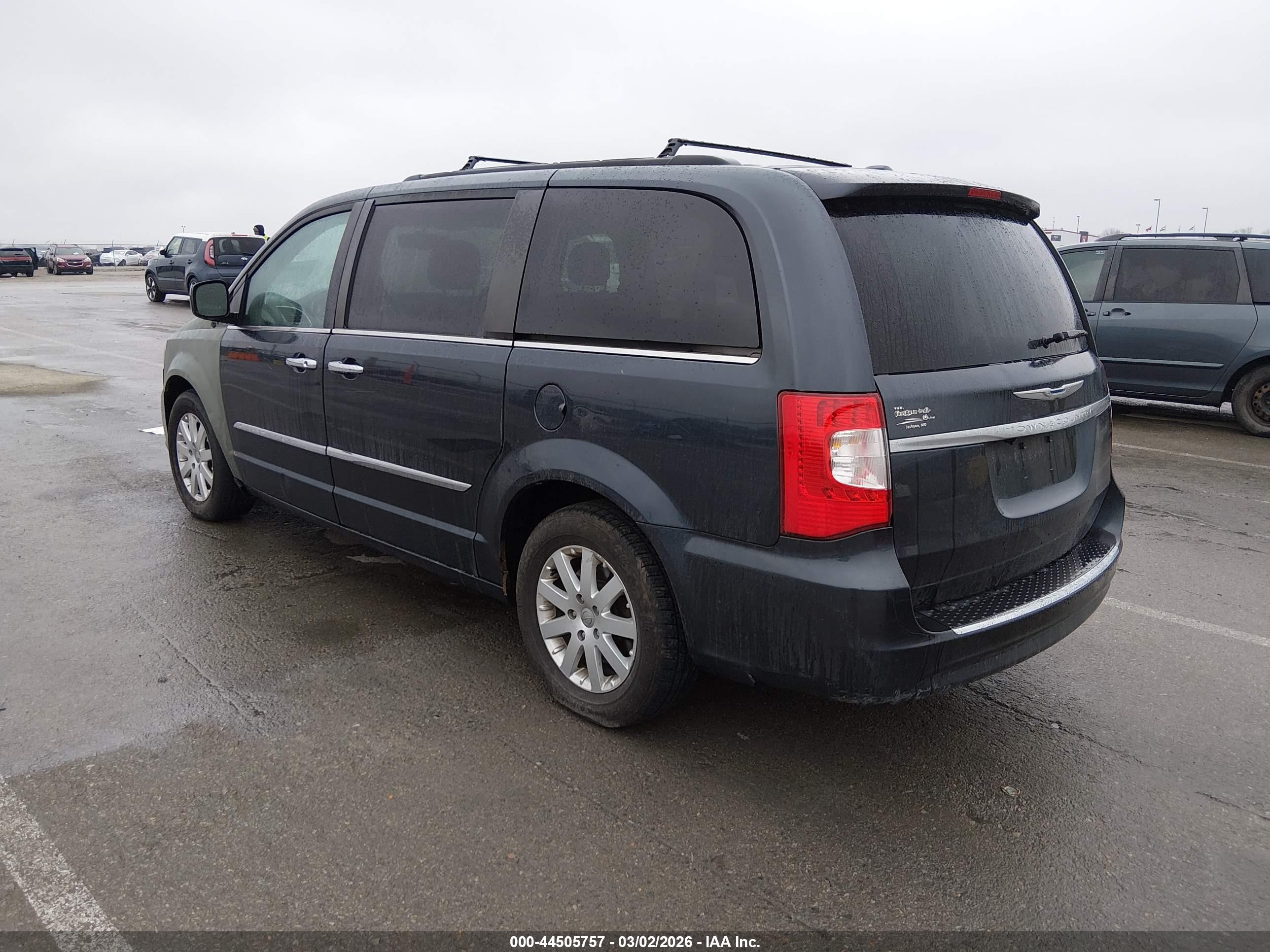 CHRYSLER TOWN image 3