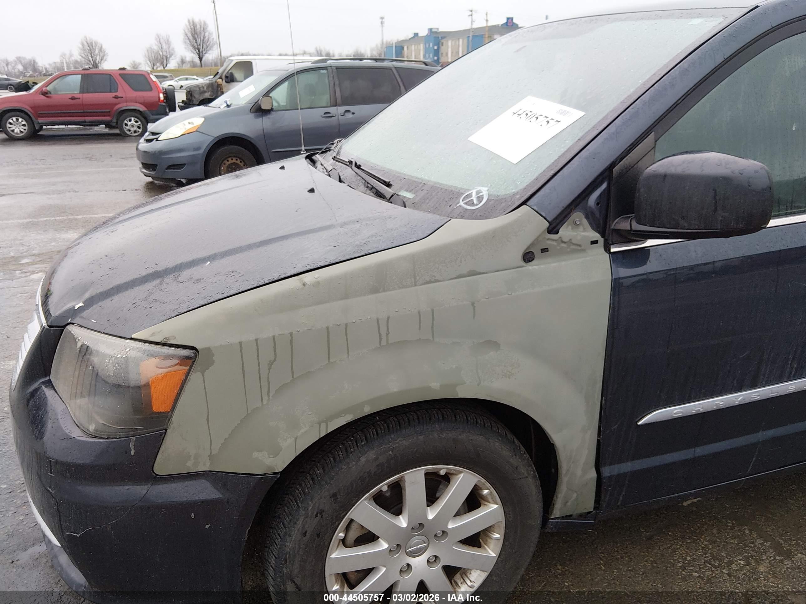 CHRYSLER TOWN image 6