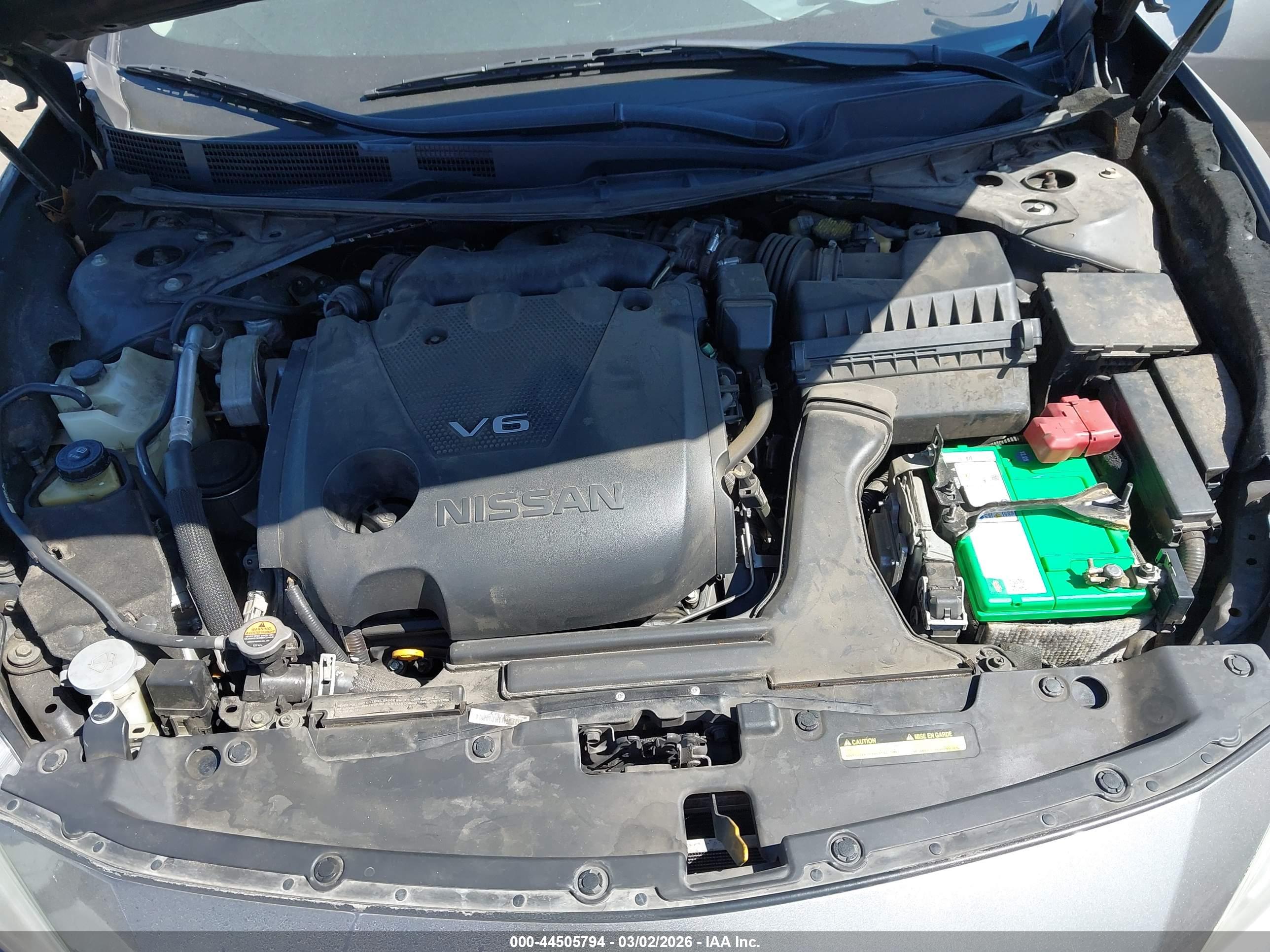 NISSAN MAXIMA image 10