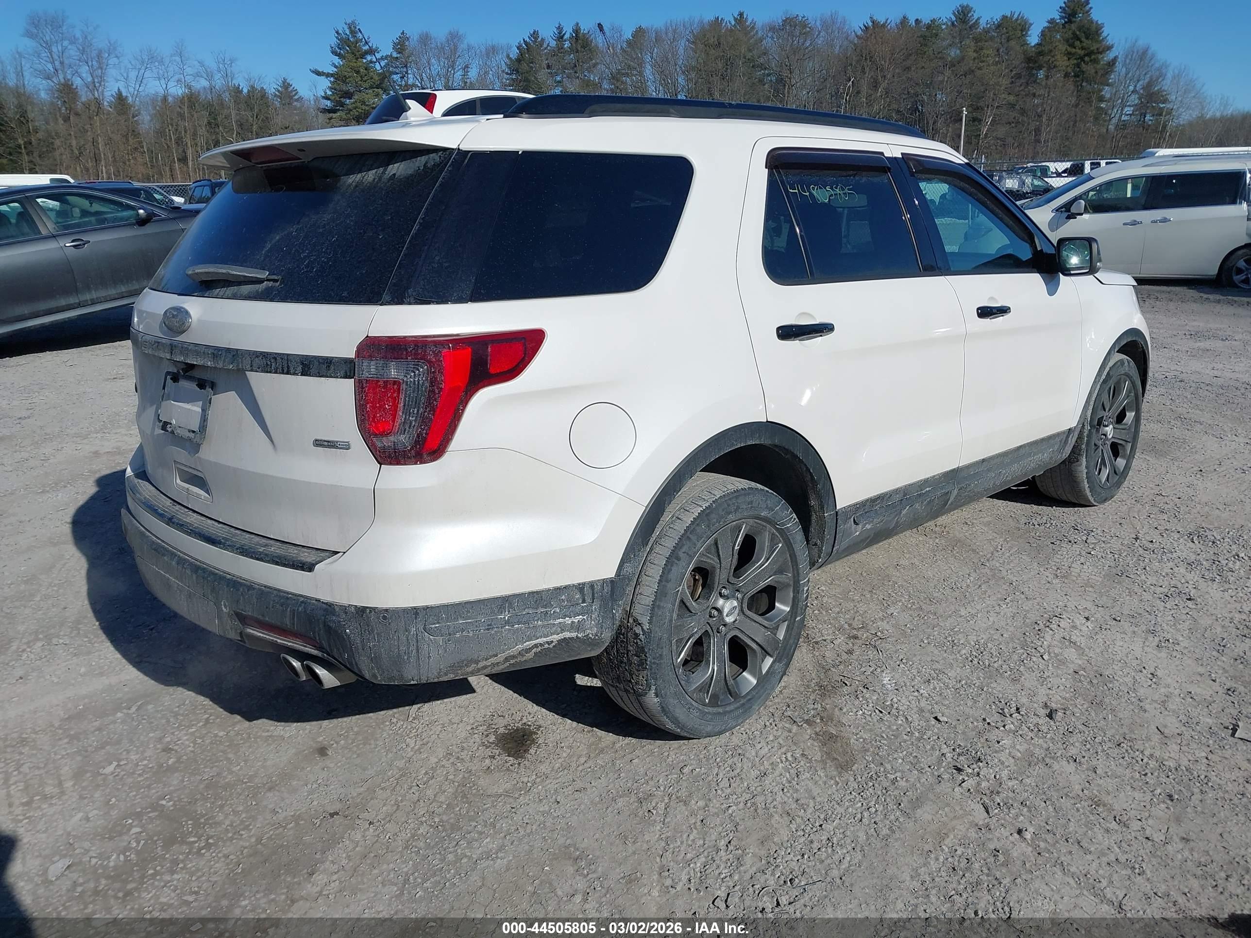 FORD EXPLORER image 4