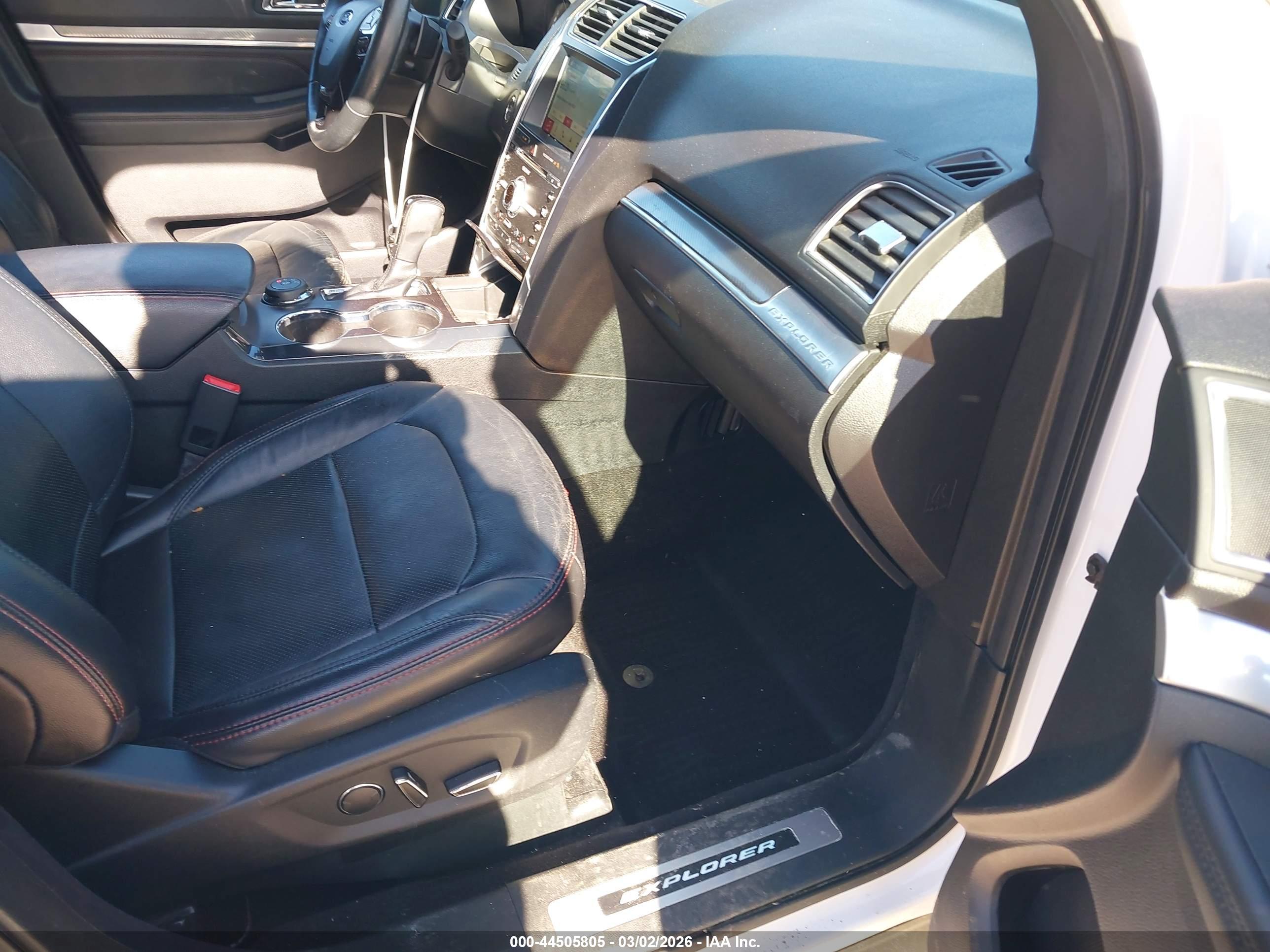 FORD EXPLORER image 5