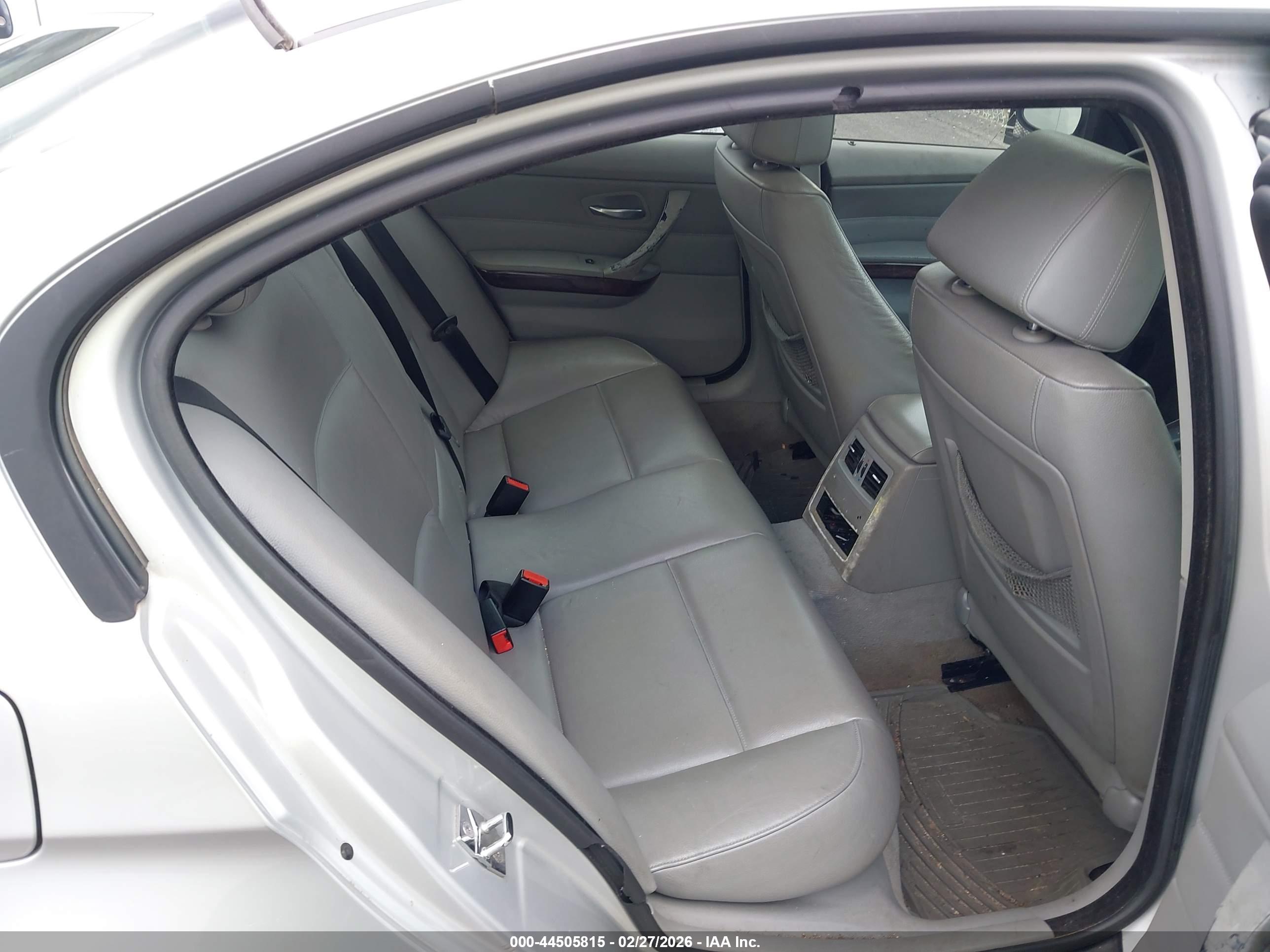 BMW 328I image 8