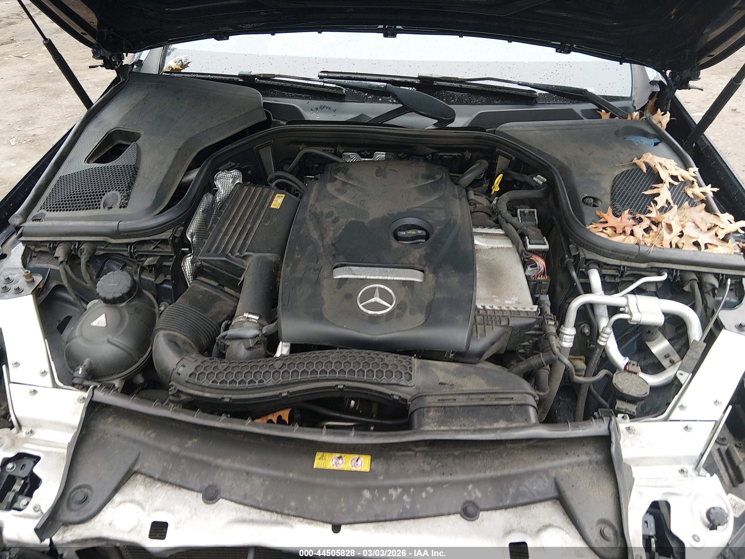 MERCEDES-BENZ E image 10