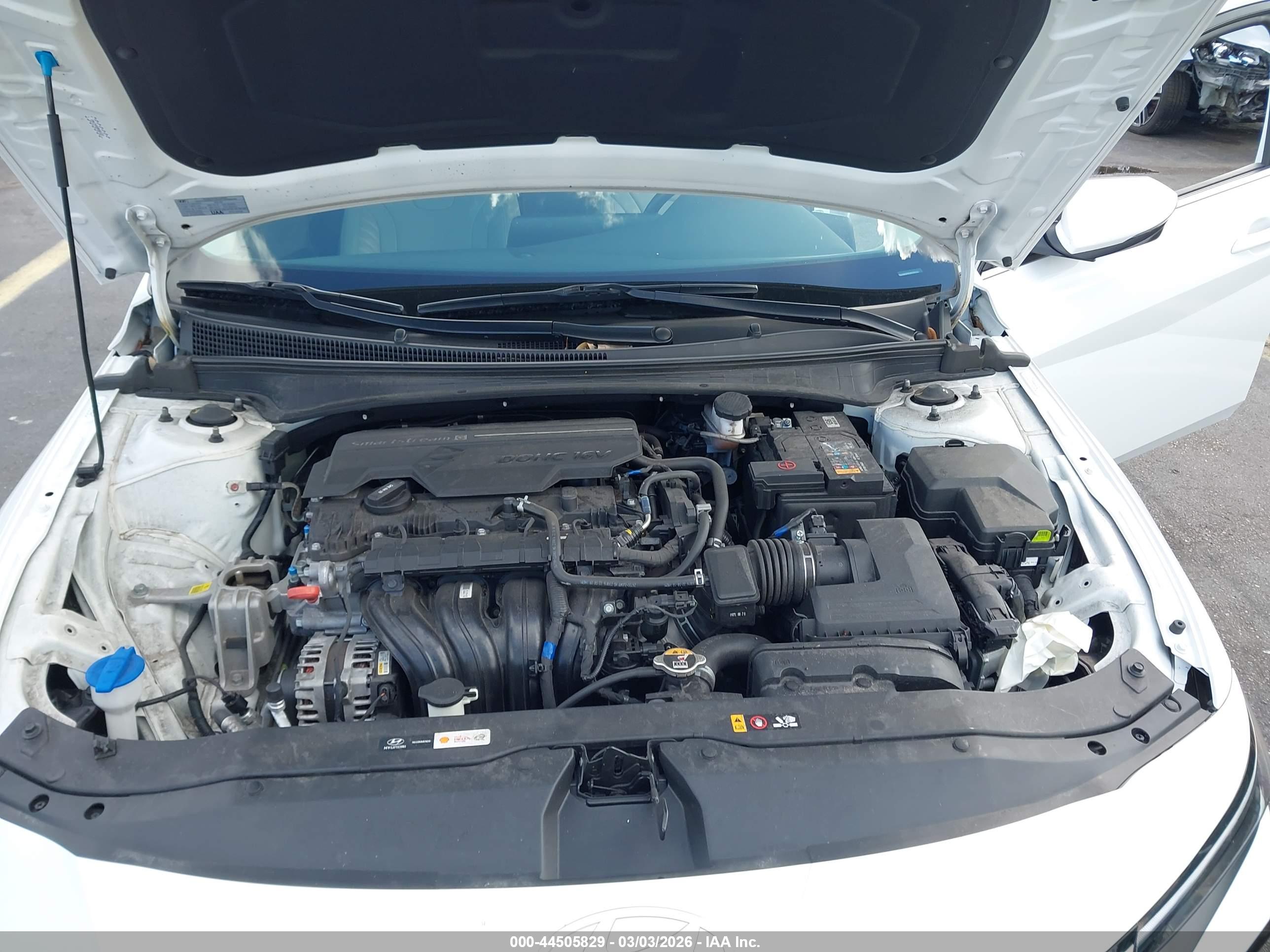 HYUNDAI ELANTRA image 10
