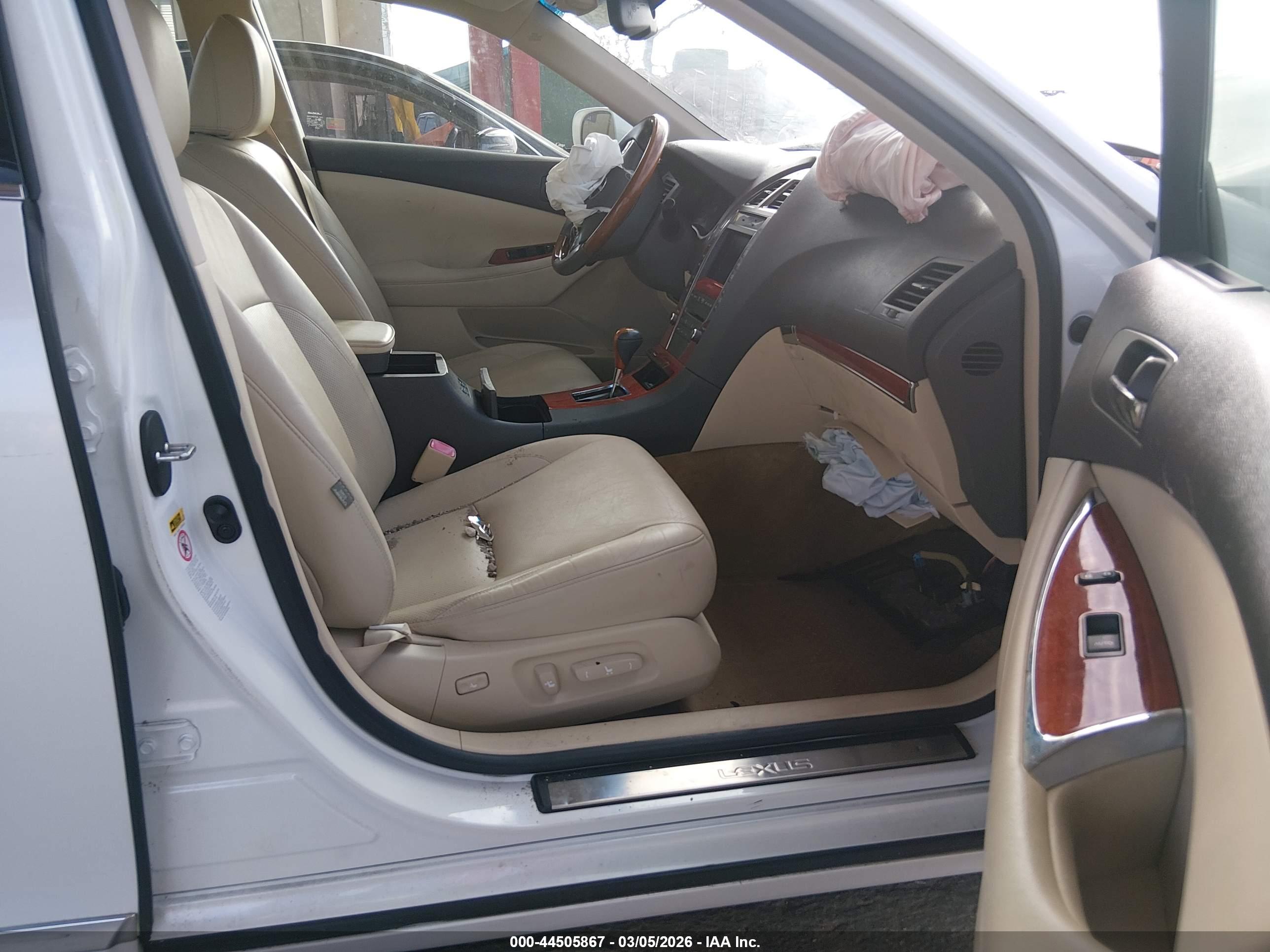 LEXUS ES image 5