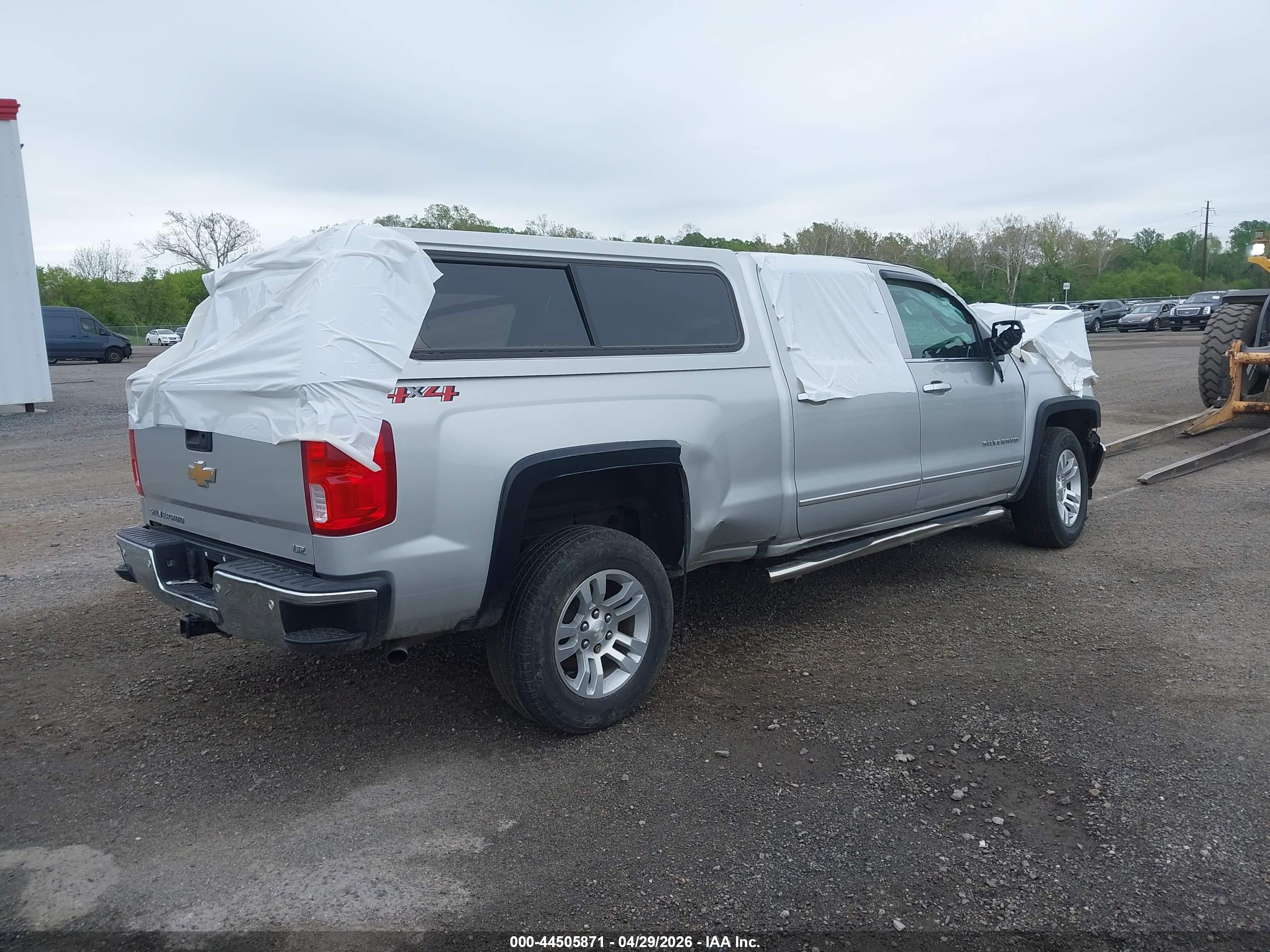 CHEVROLET SILVERADO image 4