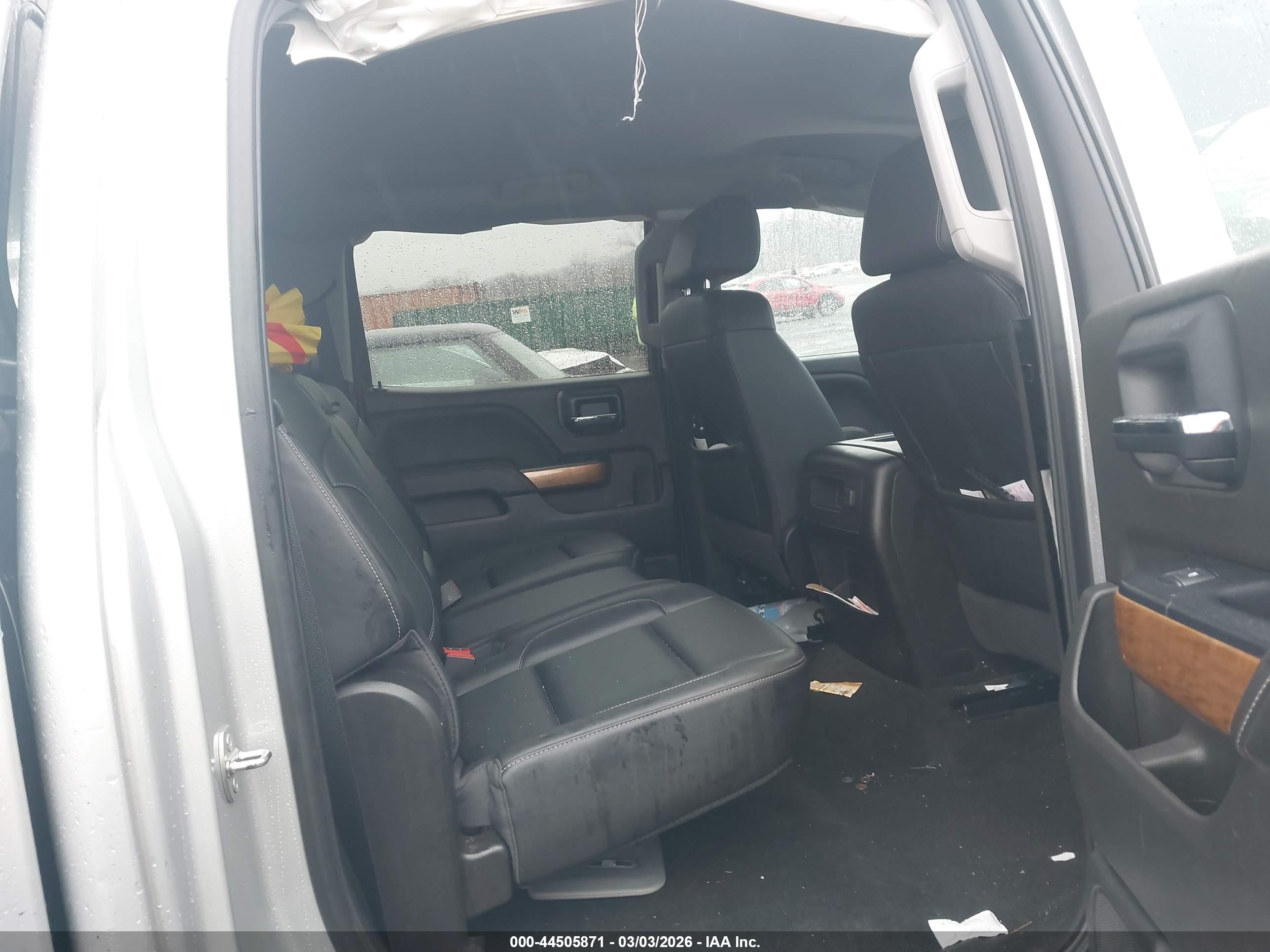 CHEVROLET SILVERADO image 8