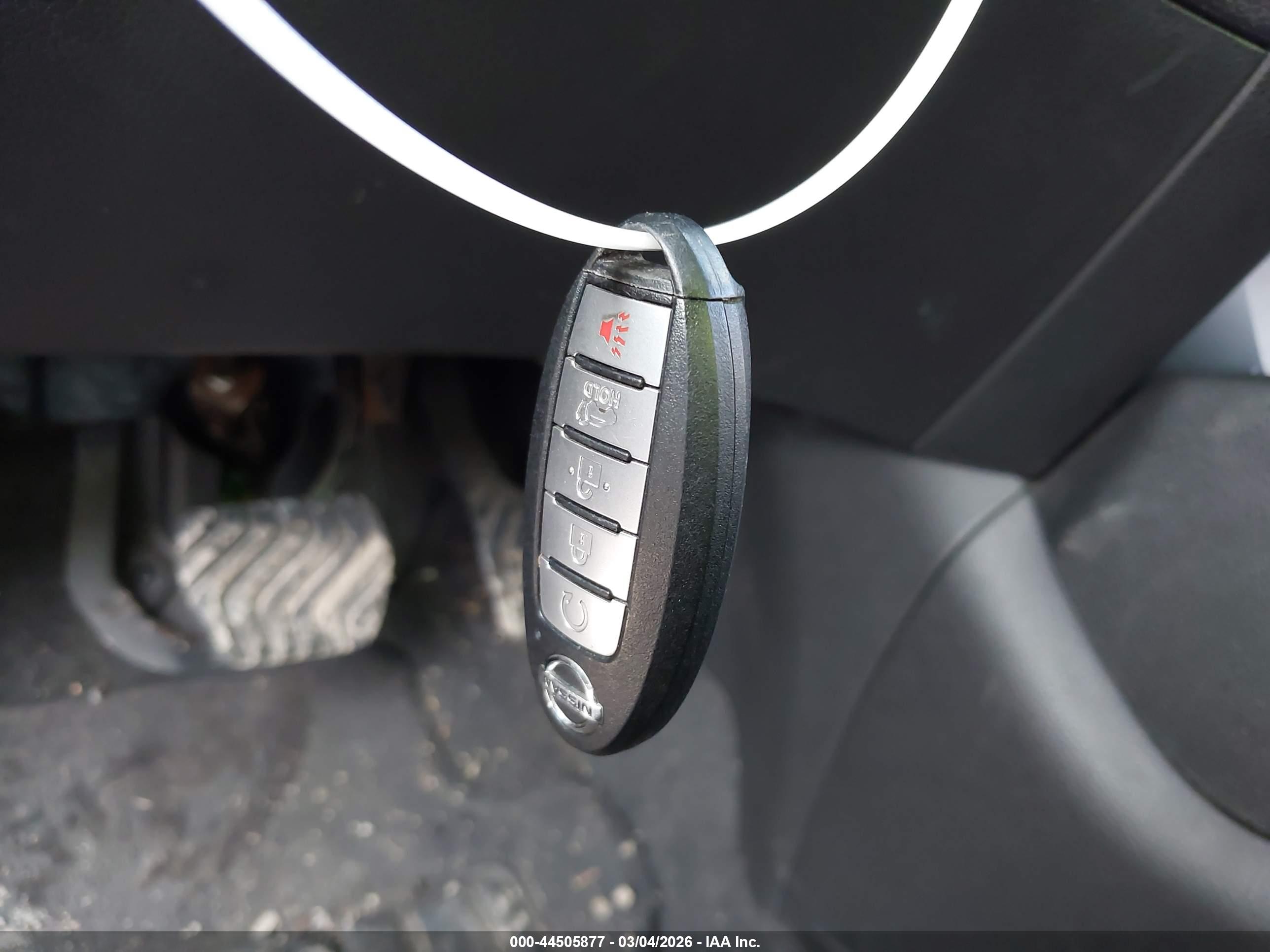 NISSAN ROGUE image 11