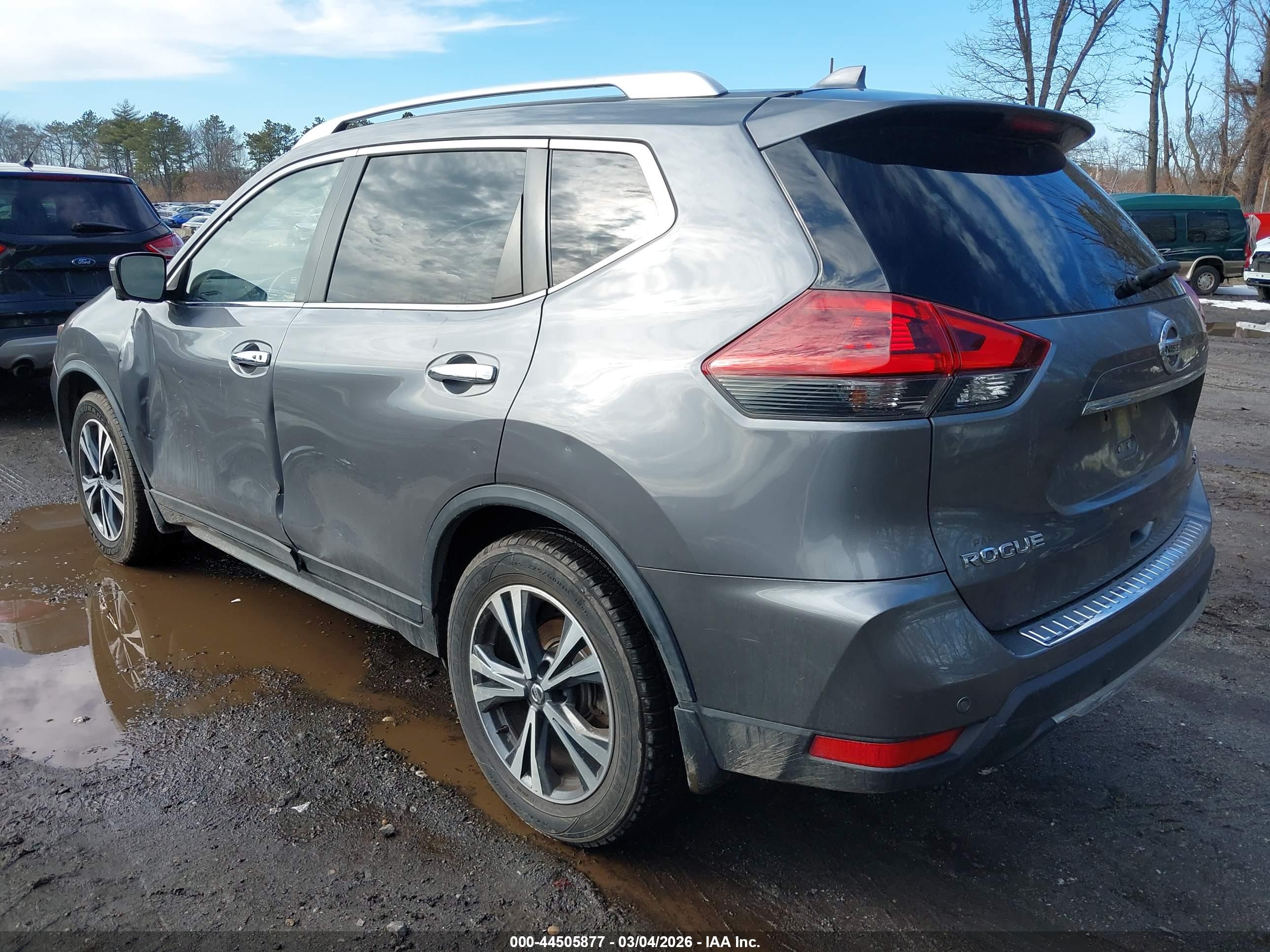 NISSAN ROGUE image 3