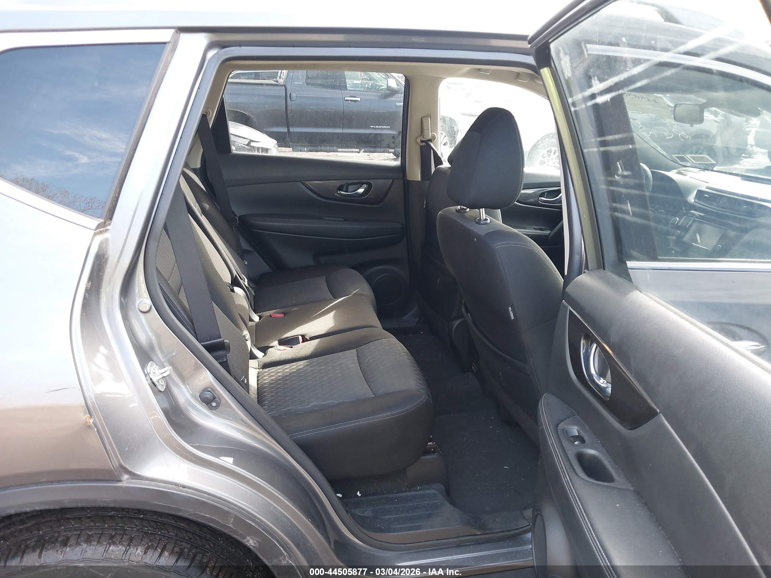 NISSAN ROGUE image 8