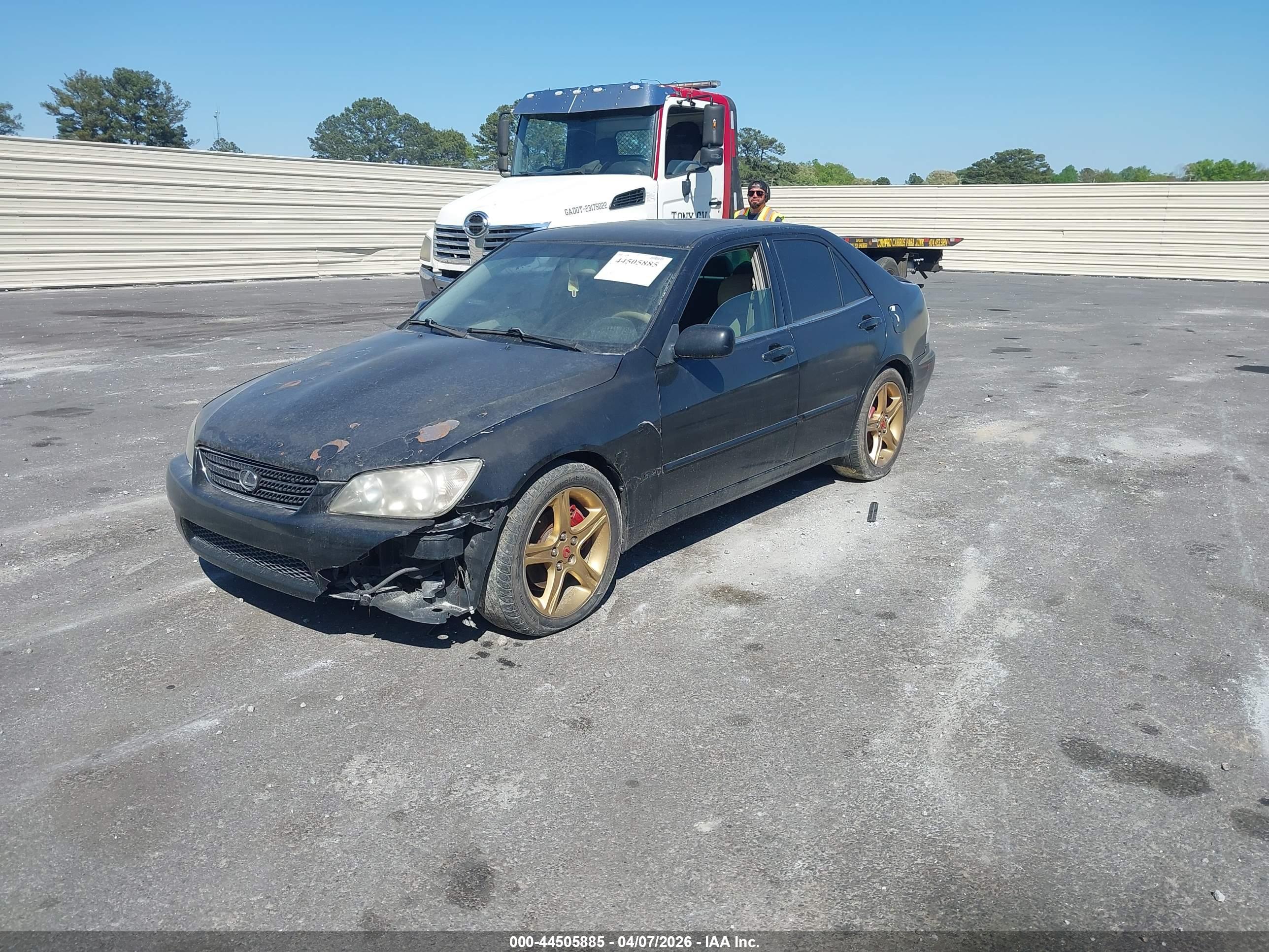 LEXUS IS image 2