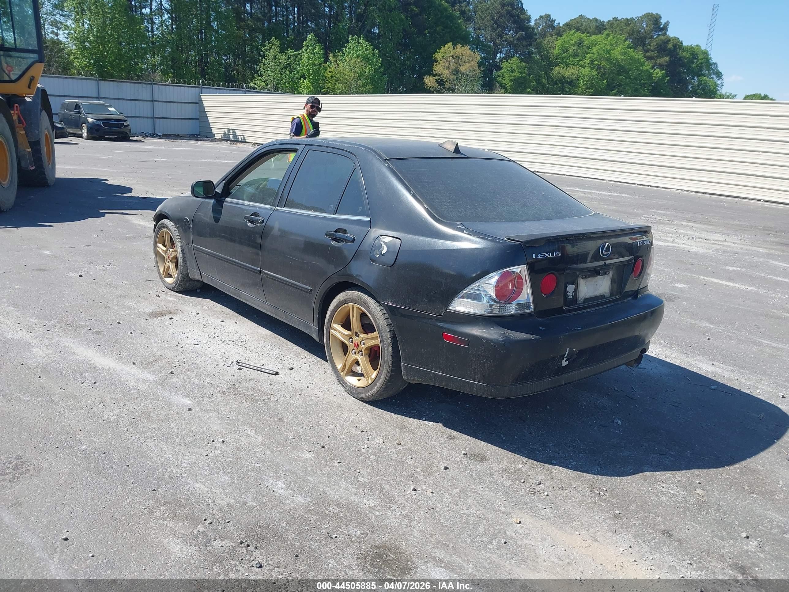 LEXUS IS image 3