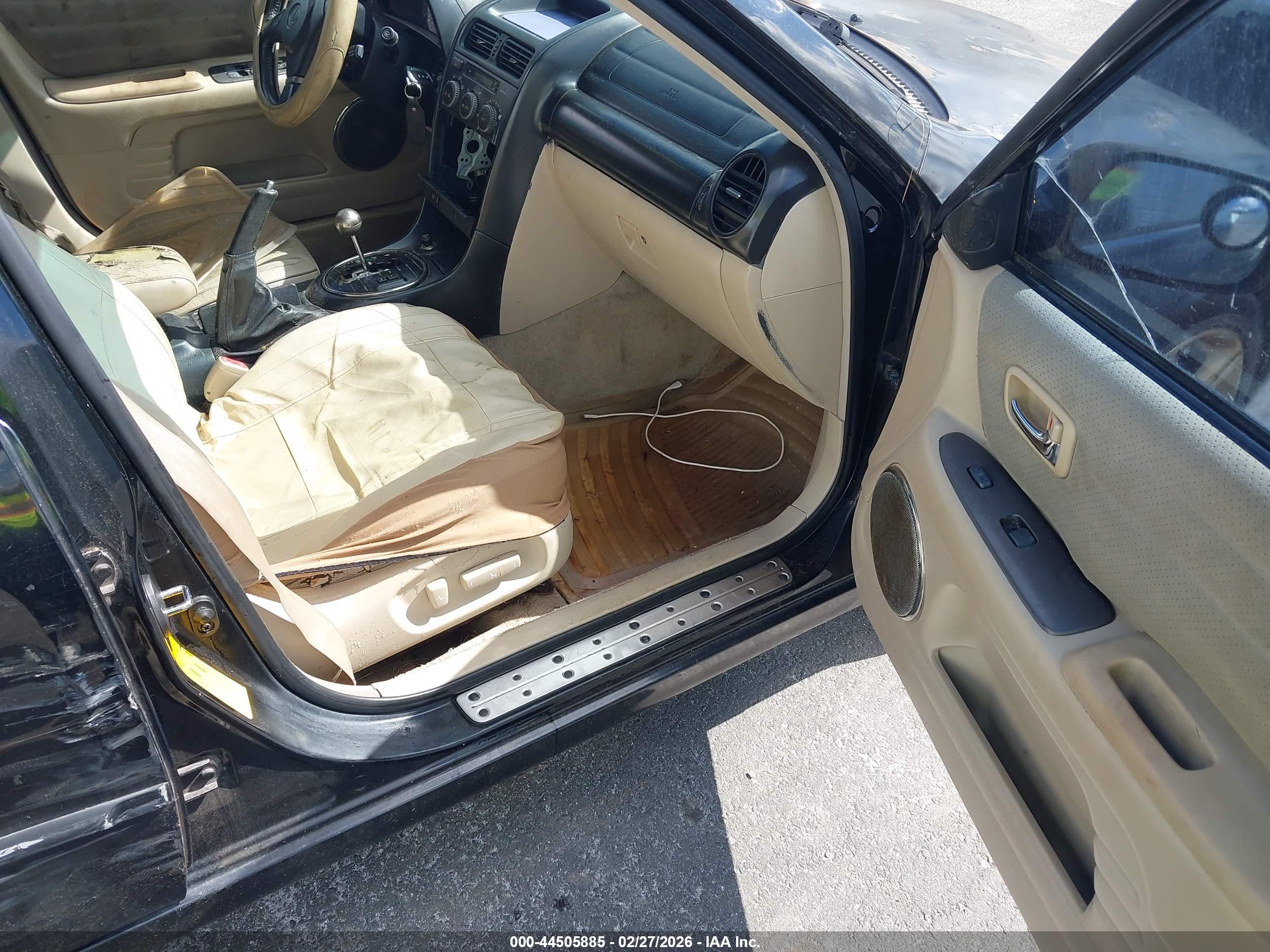 LEXUS IS image 5