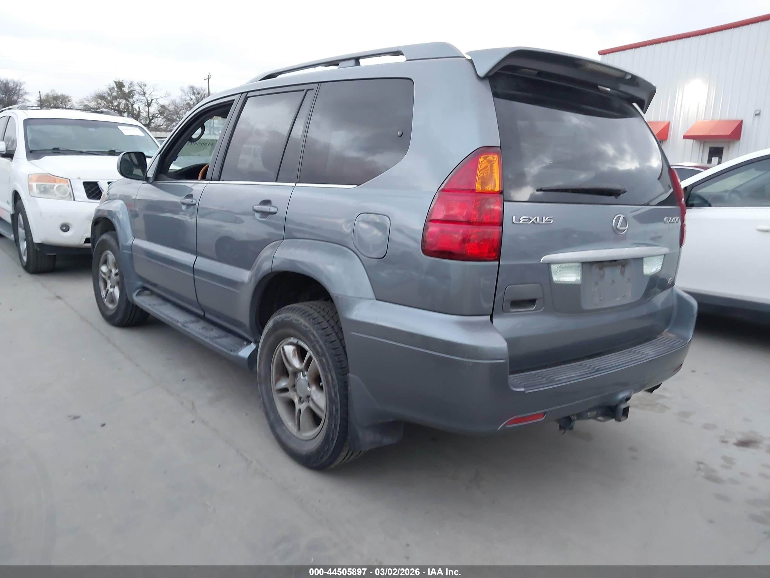 LEXUS GX image 3