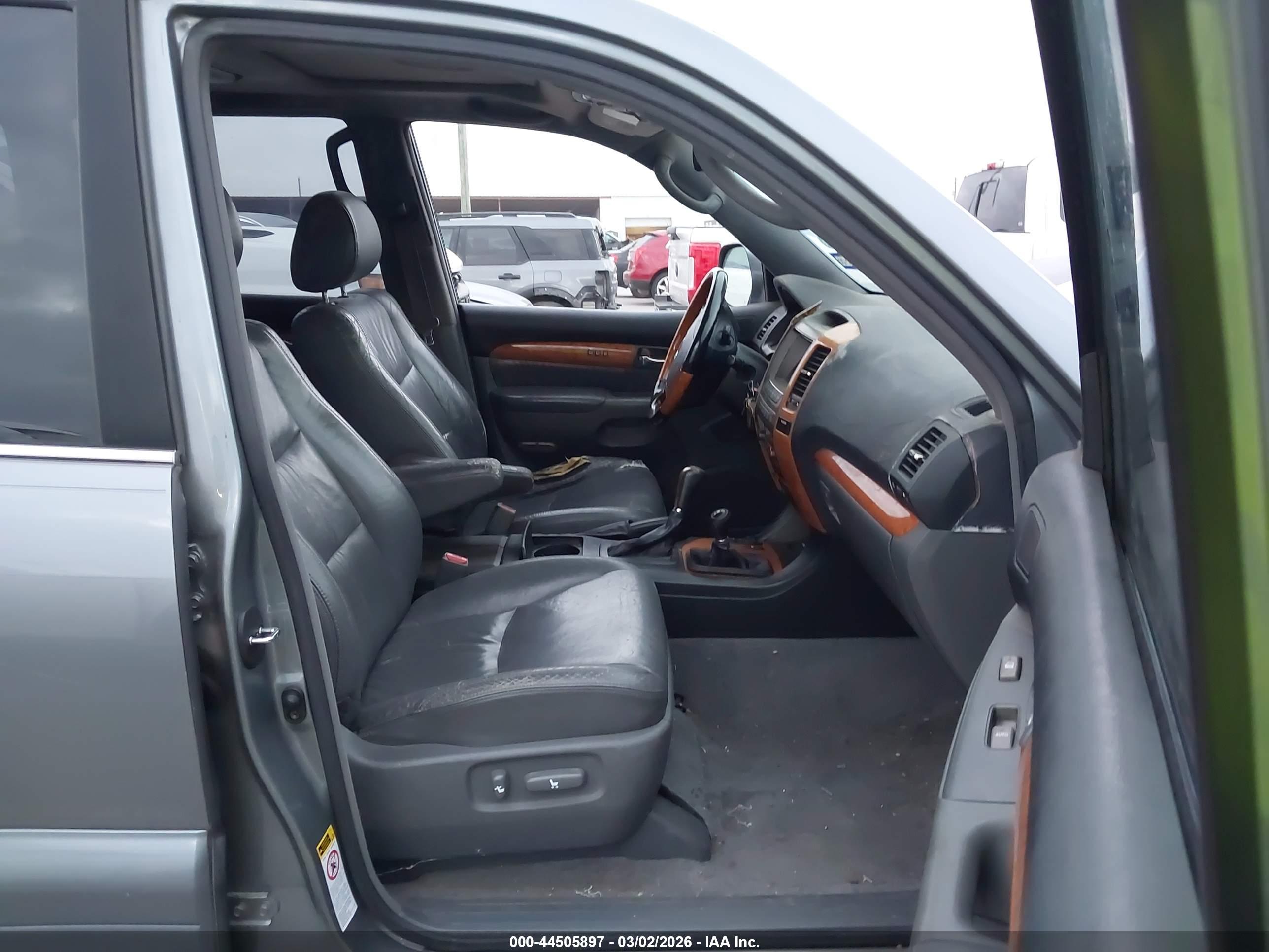 LEXUS GX image 5