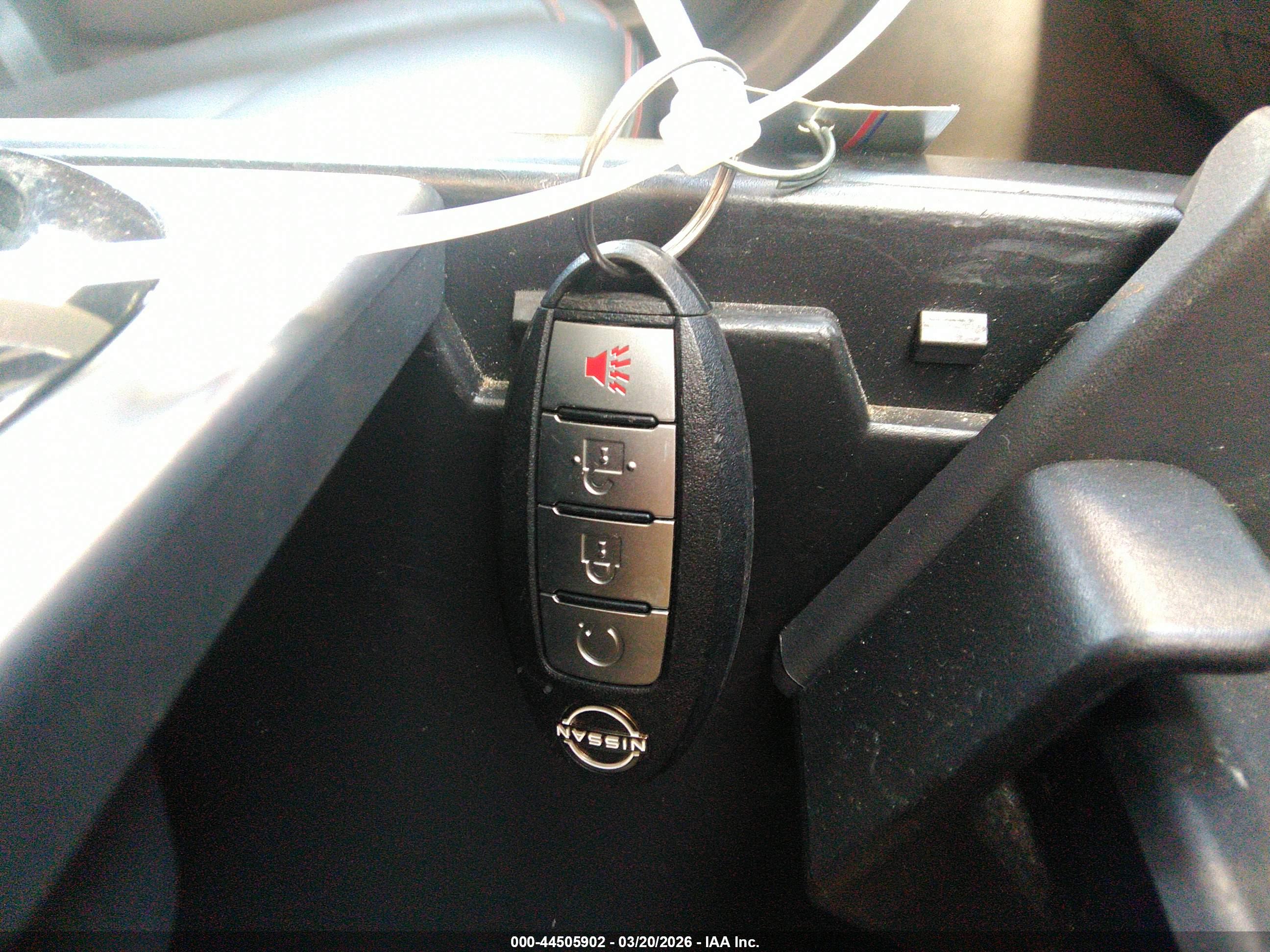 NISSAN TITAN image 11