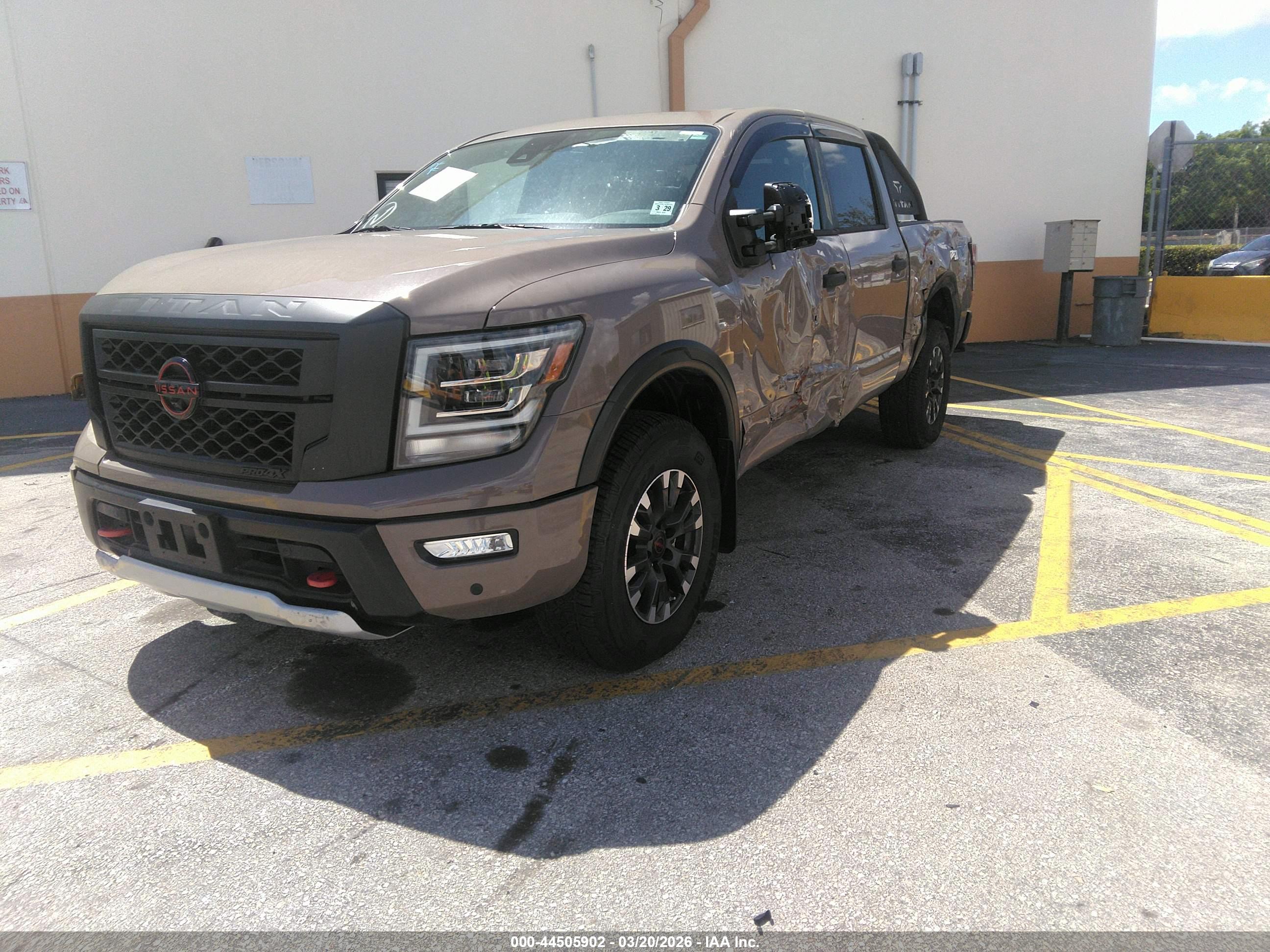 NISSAN TITAN image 2