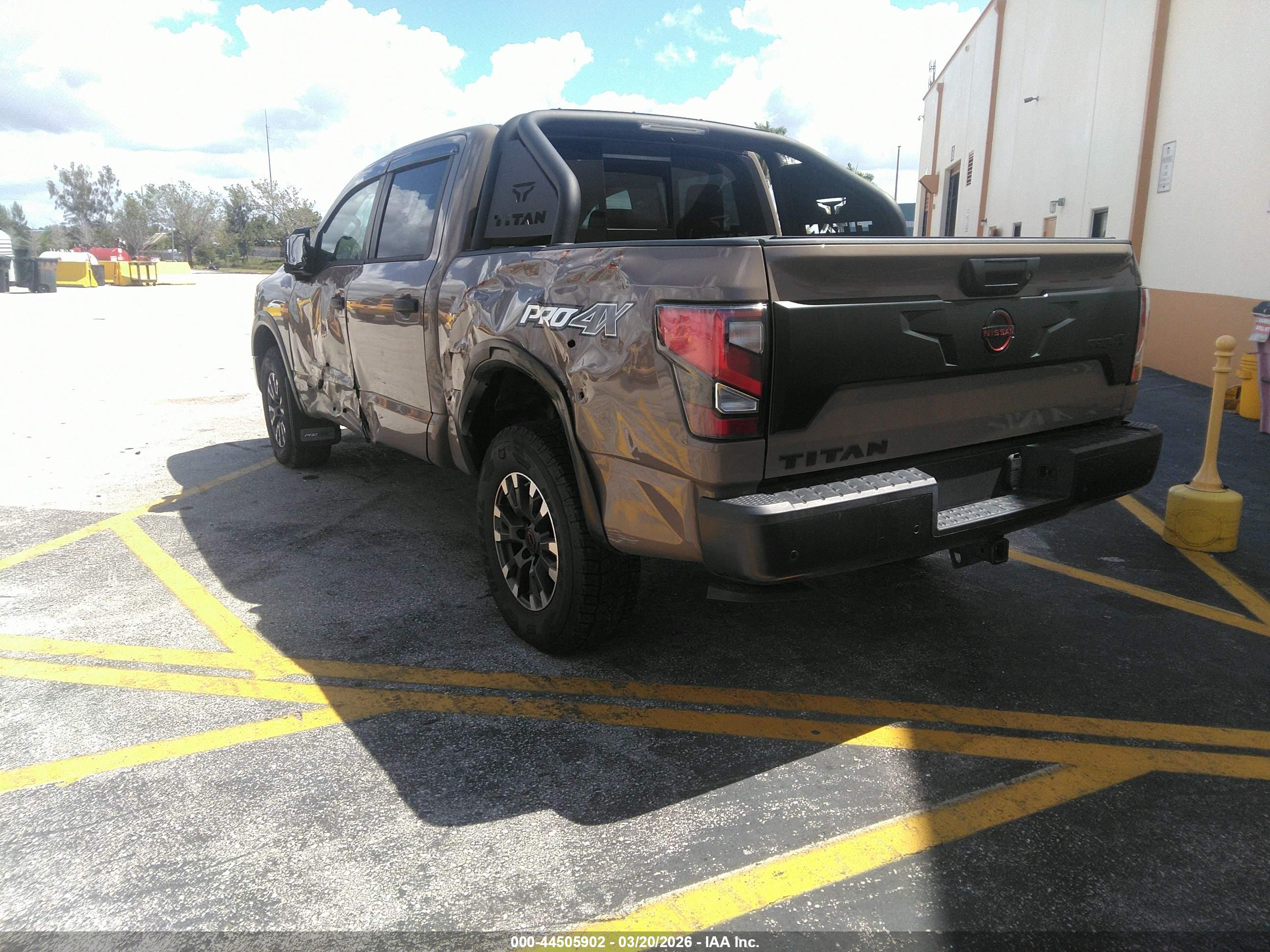 NISSAN TITAN image 3