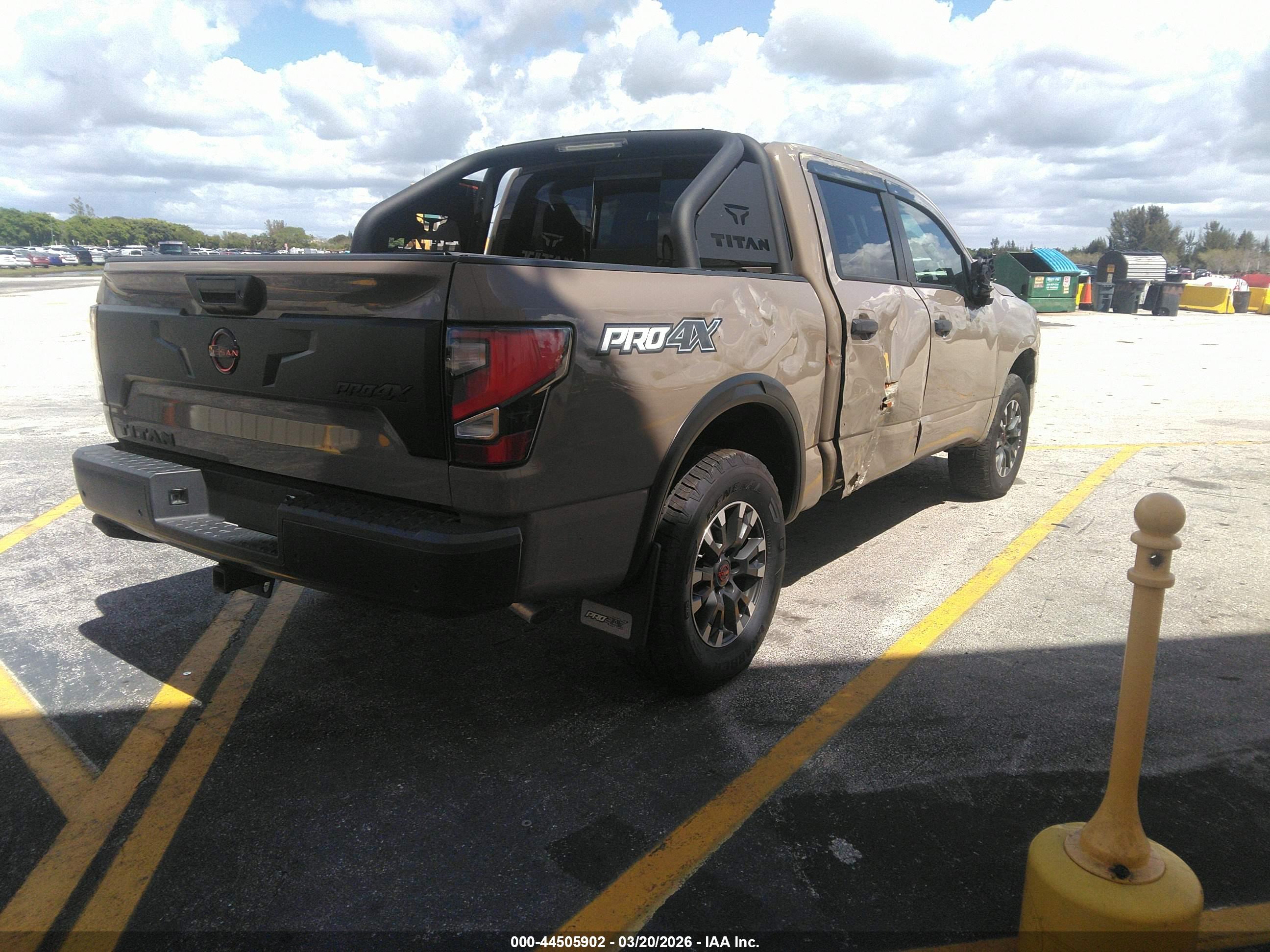 NISSAN TITAN image 4