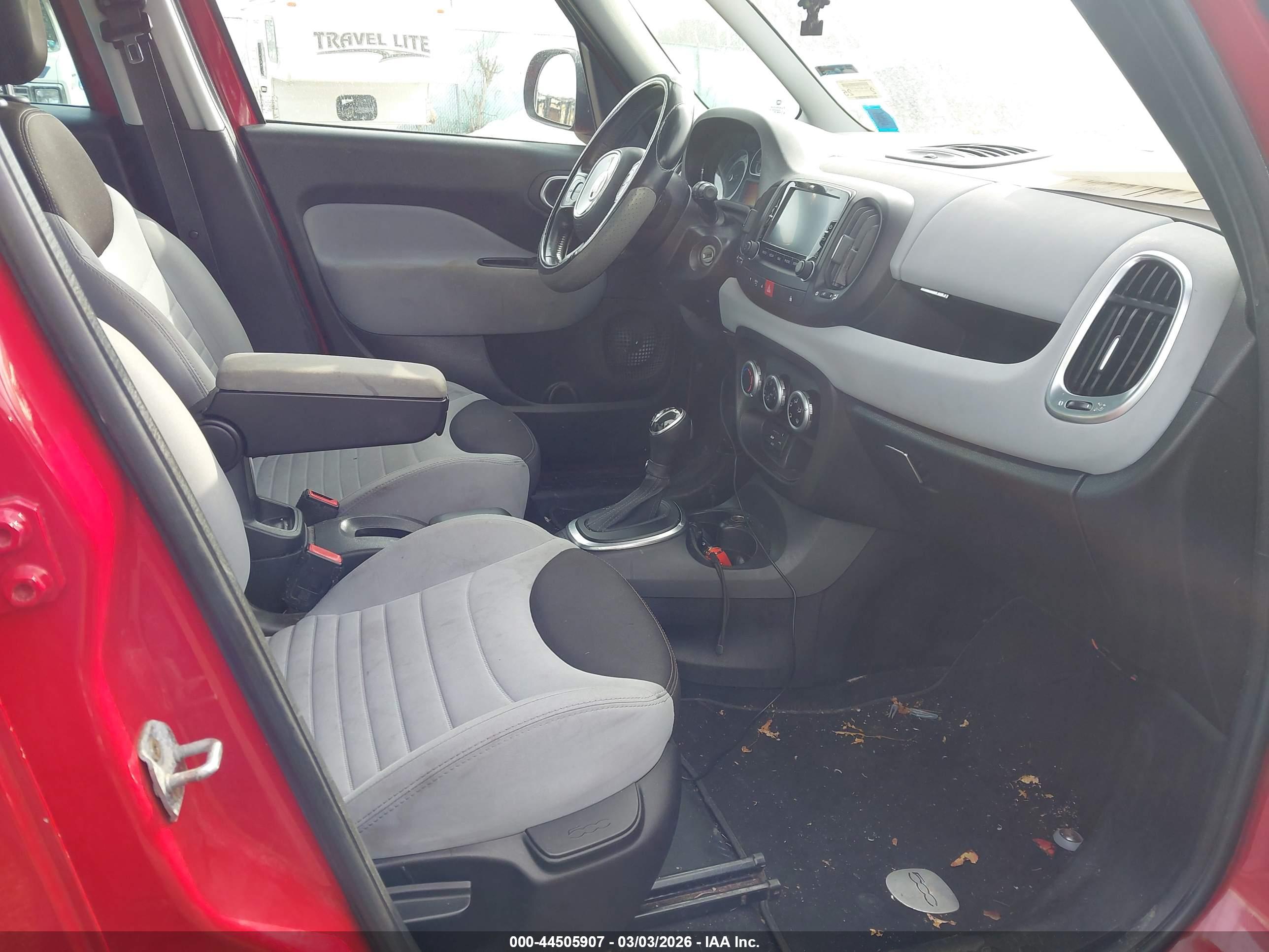 FIAT 500L image 5