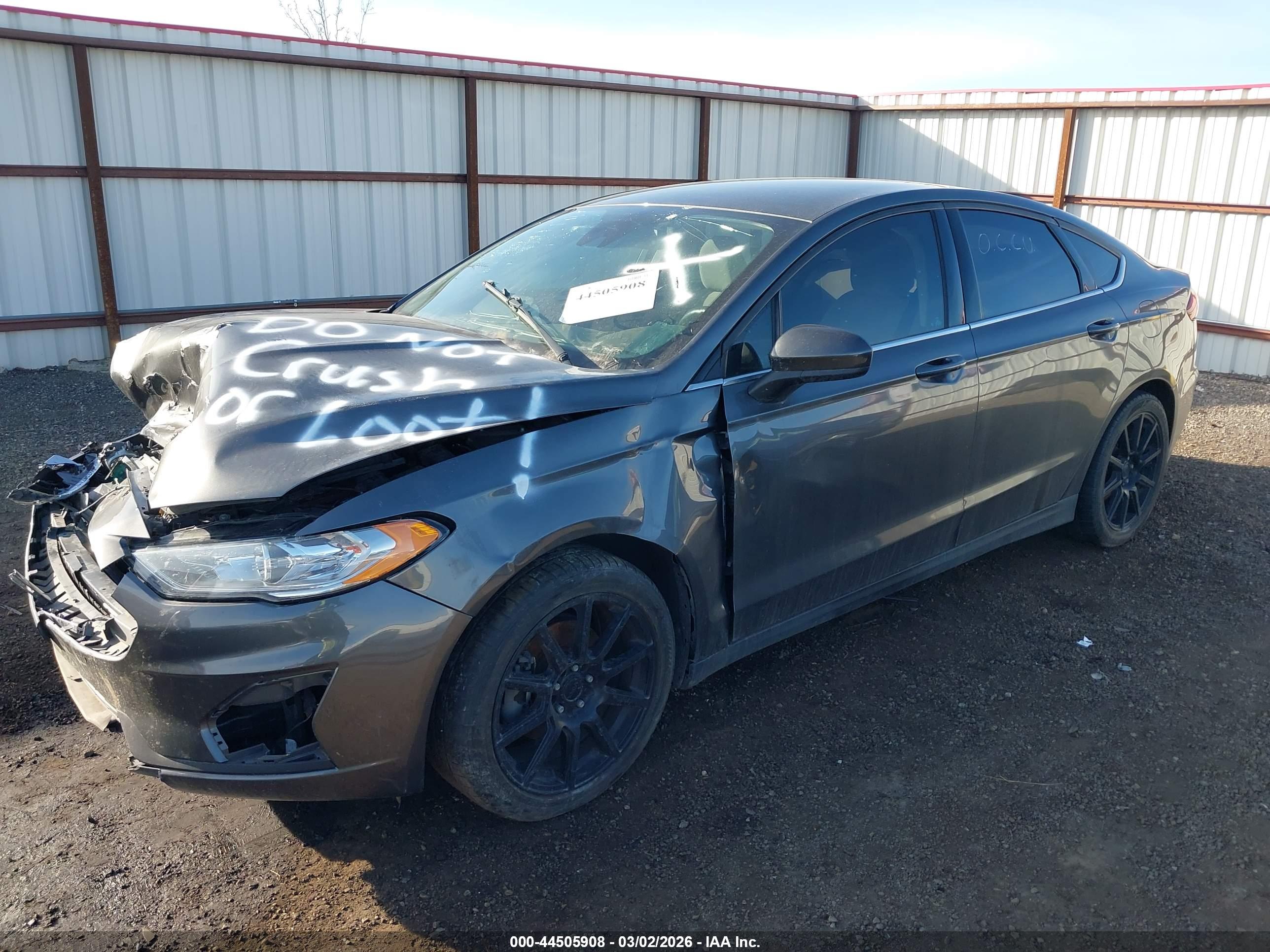 FORD FUSION image 2