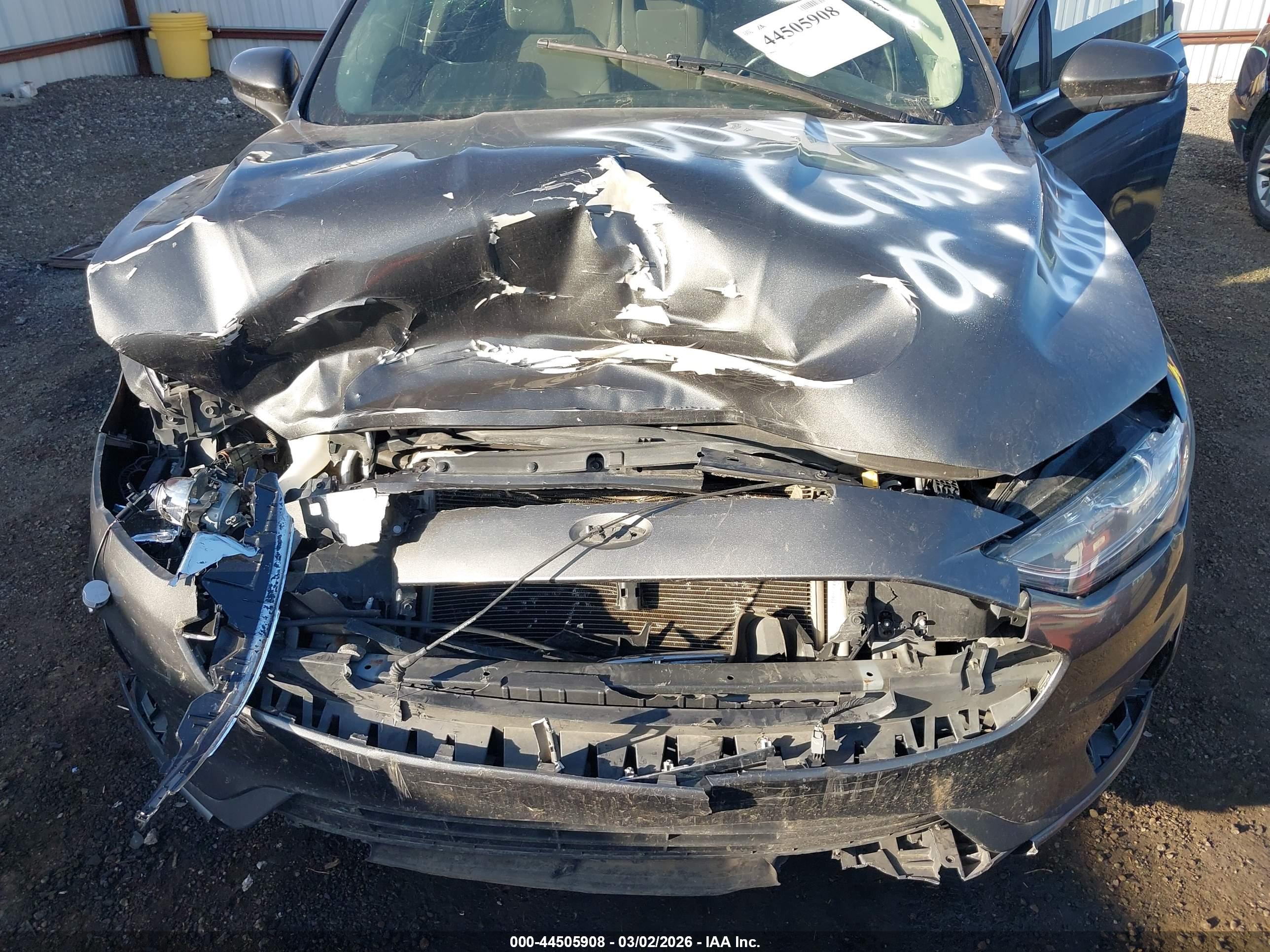 FORD FUSION image 6