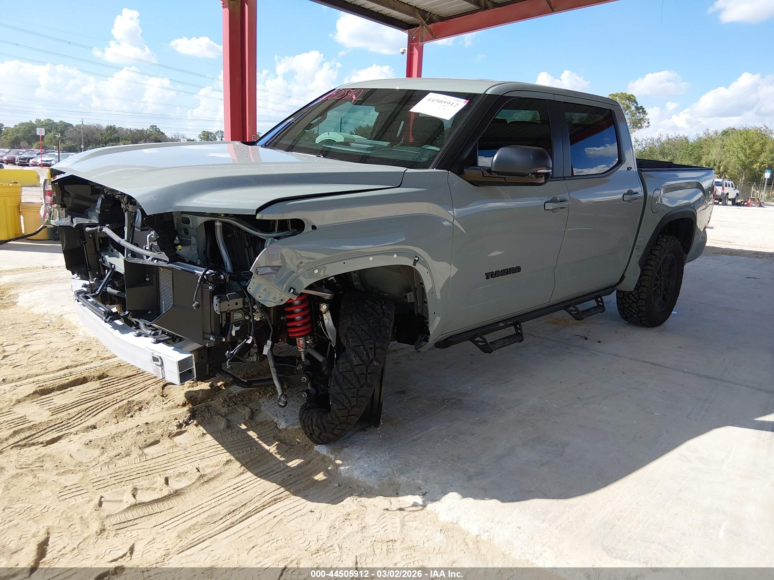 TOYOTA TUNDRA image 2