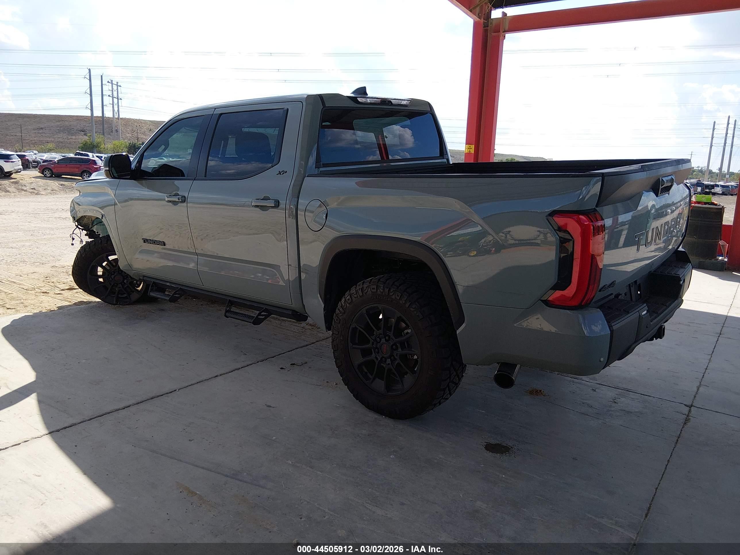 TOYOTA TUNDRA image 3