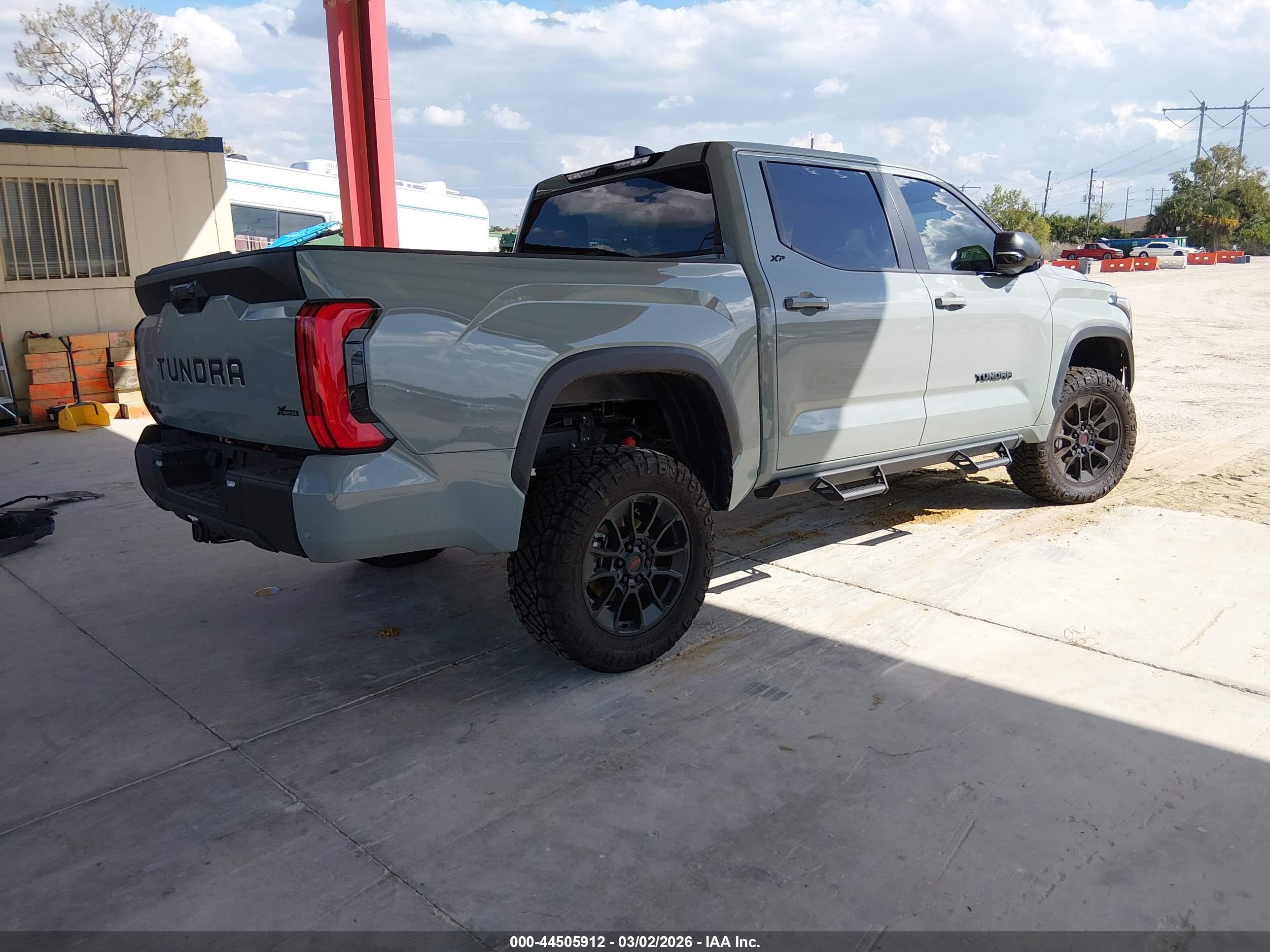 TOYOTA TUNDRA image 4