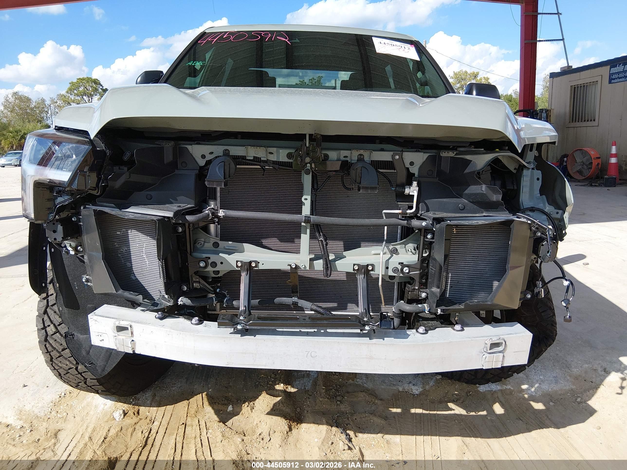 TOYOTA TUNDRA image 6