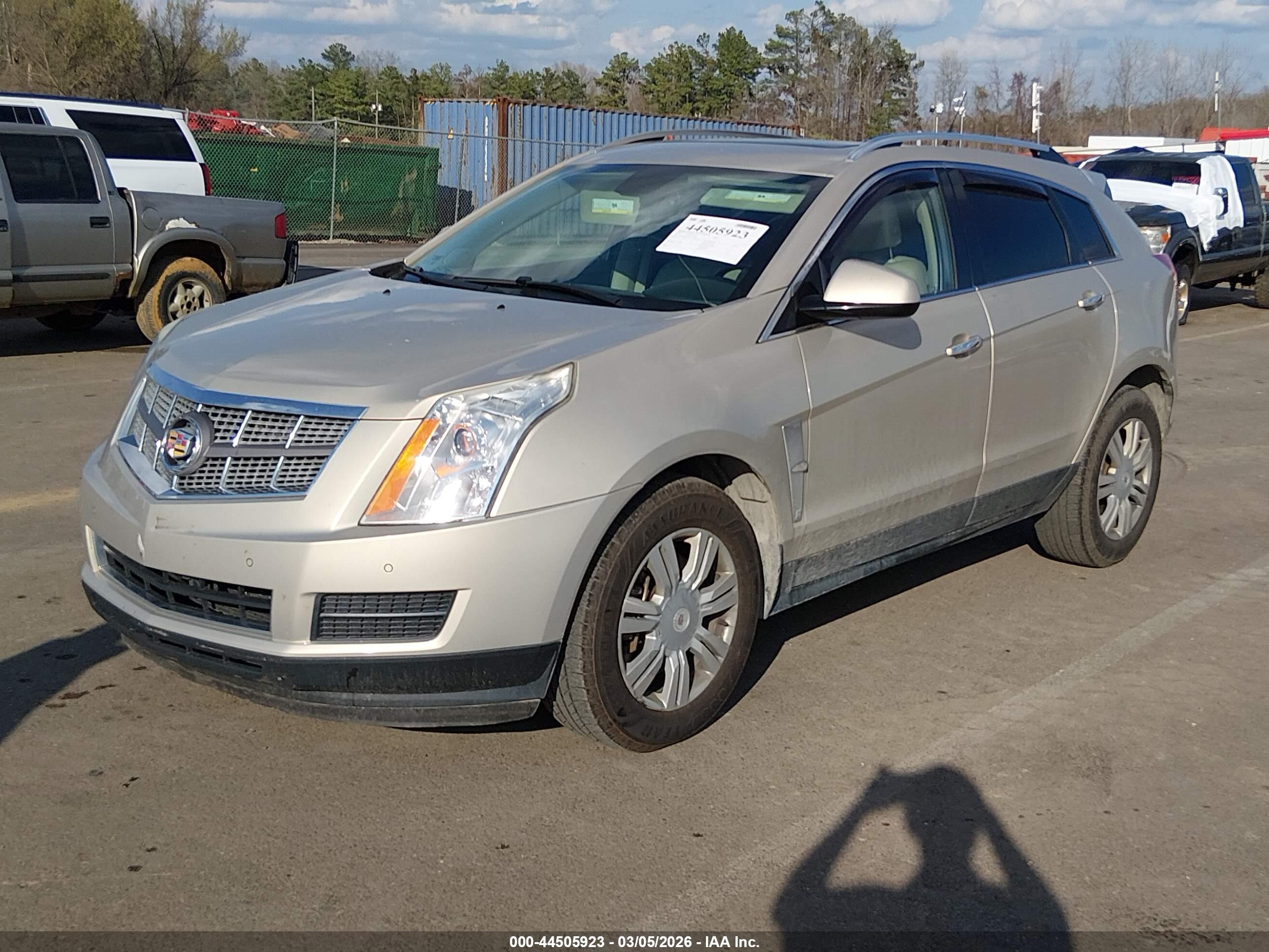 CADILLAC SRX image 2
