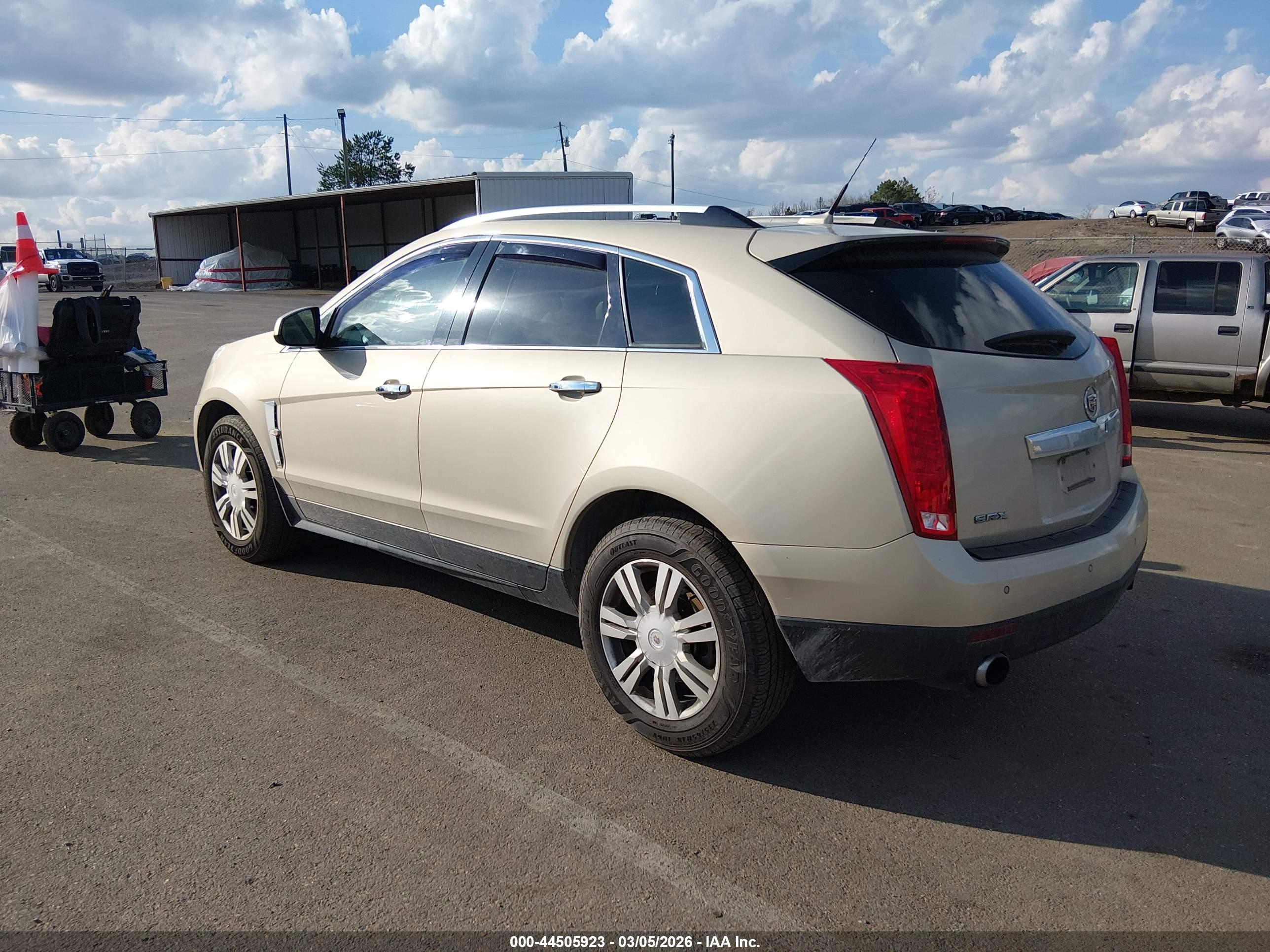 CADILLAC SRX image 3
