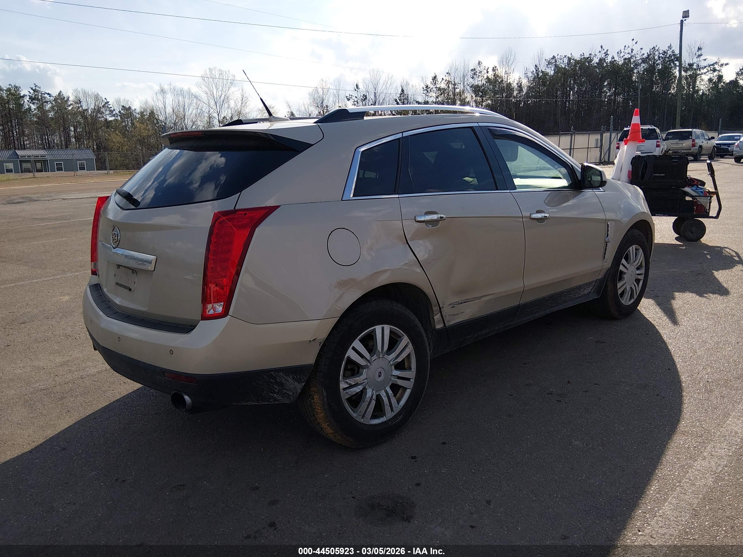 CADILLAC SRX image 4