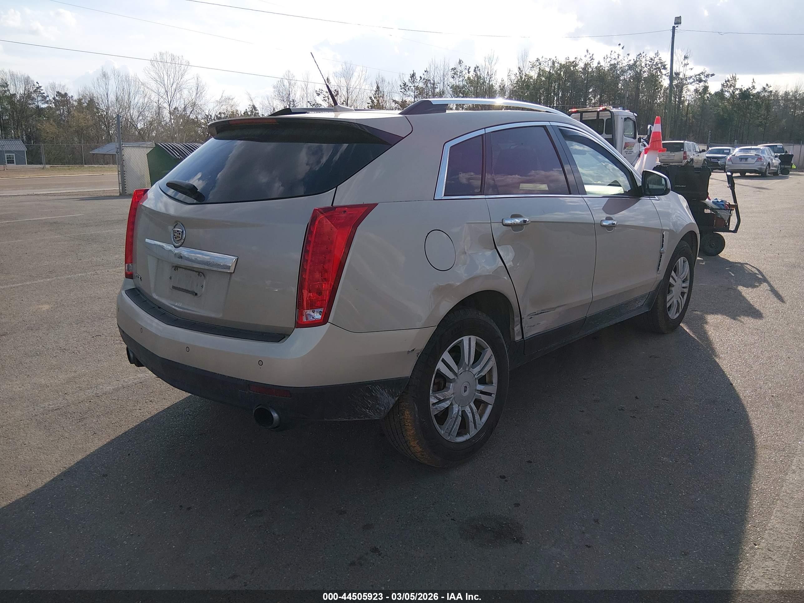 CADILLAC SRX image 6