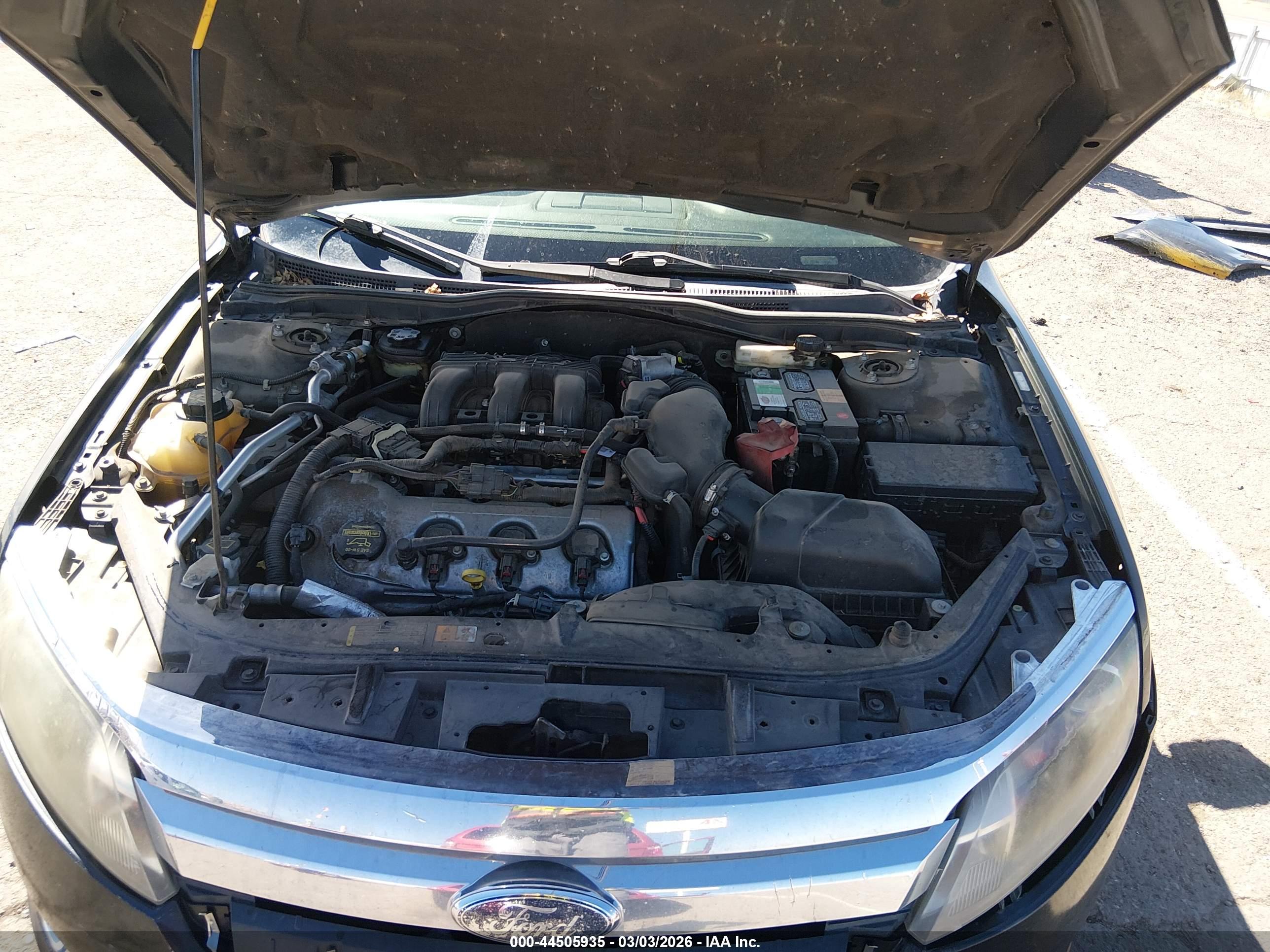 FORD FUSION image 10