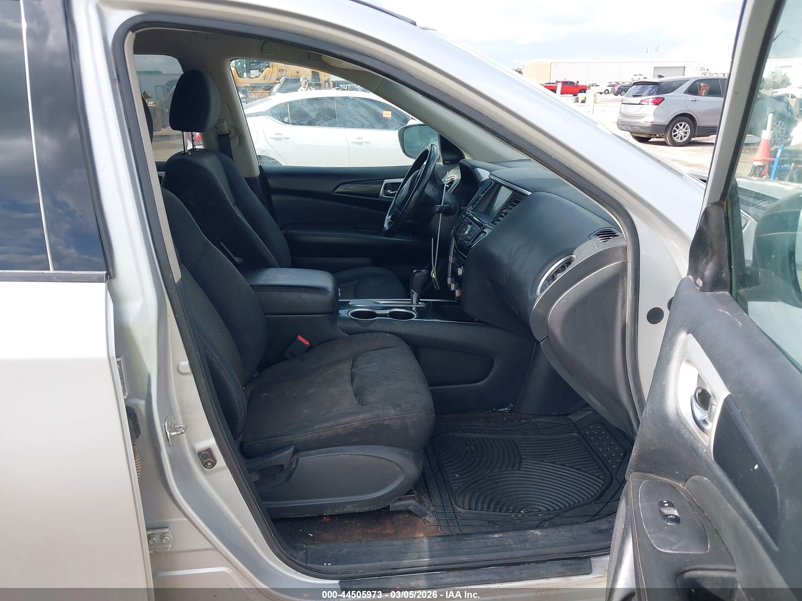 NISSAN PATHFINDER image 5