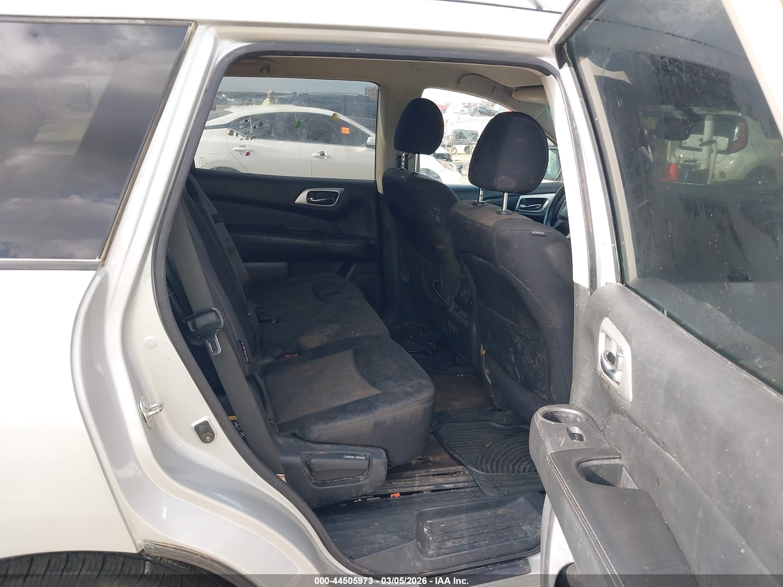 NISSAN PATHFINDER image 8