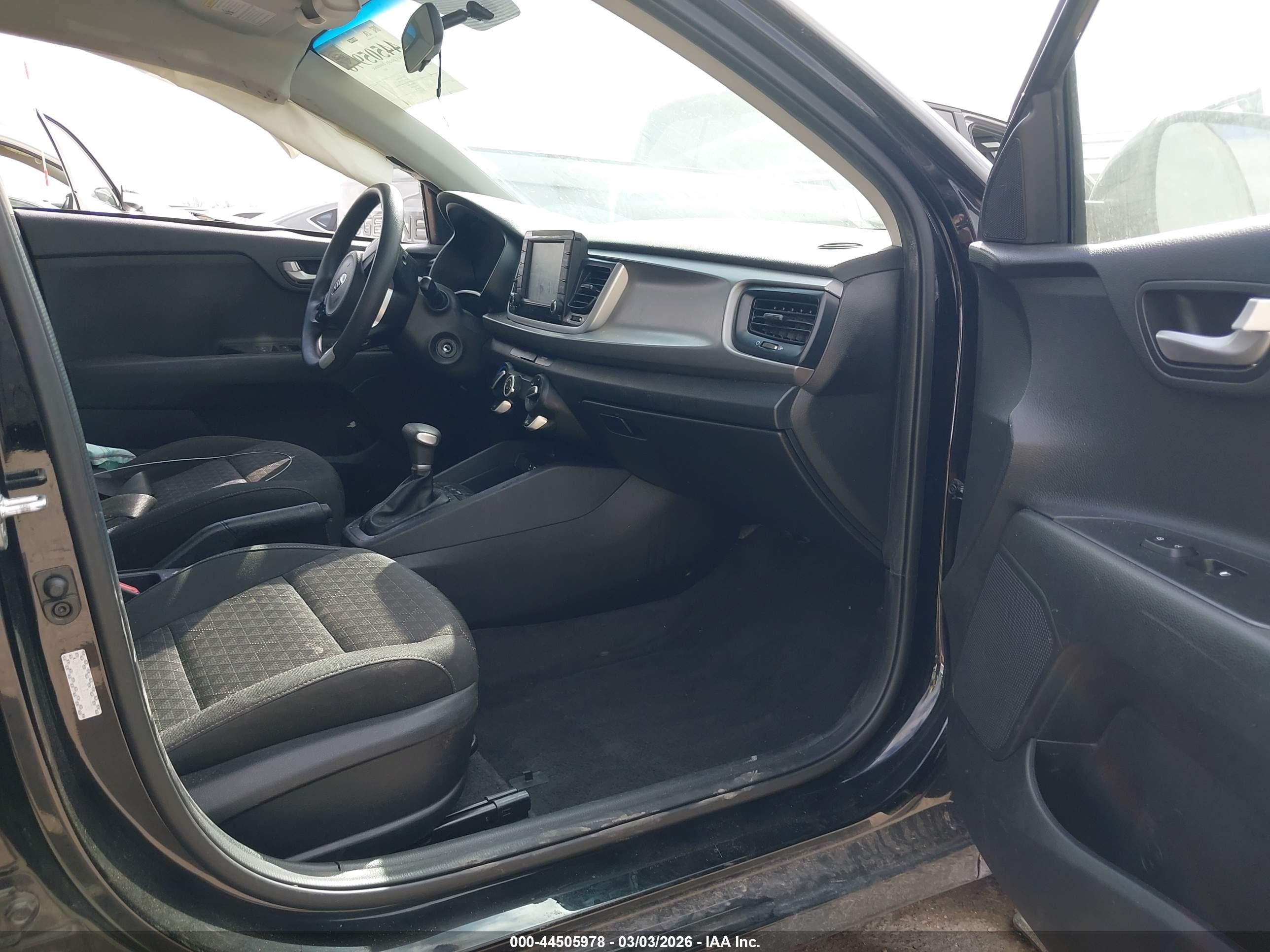 KIA RIO image 5