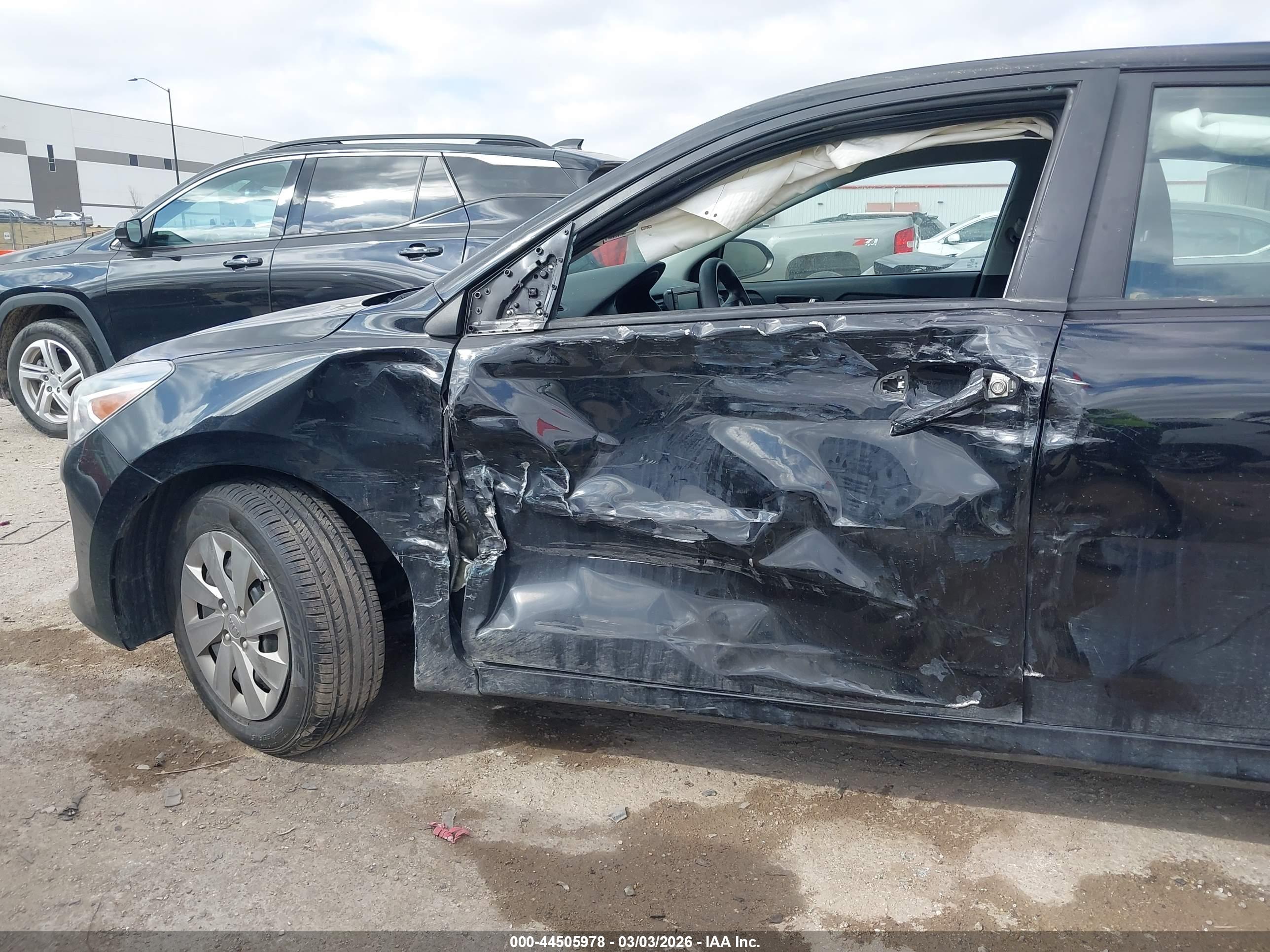 KIA RIO image 6
