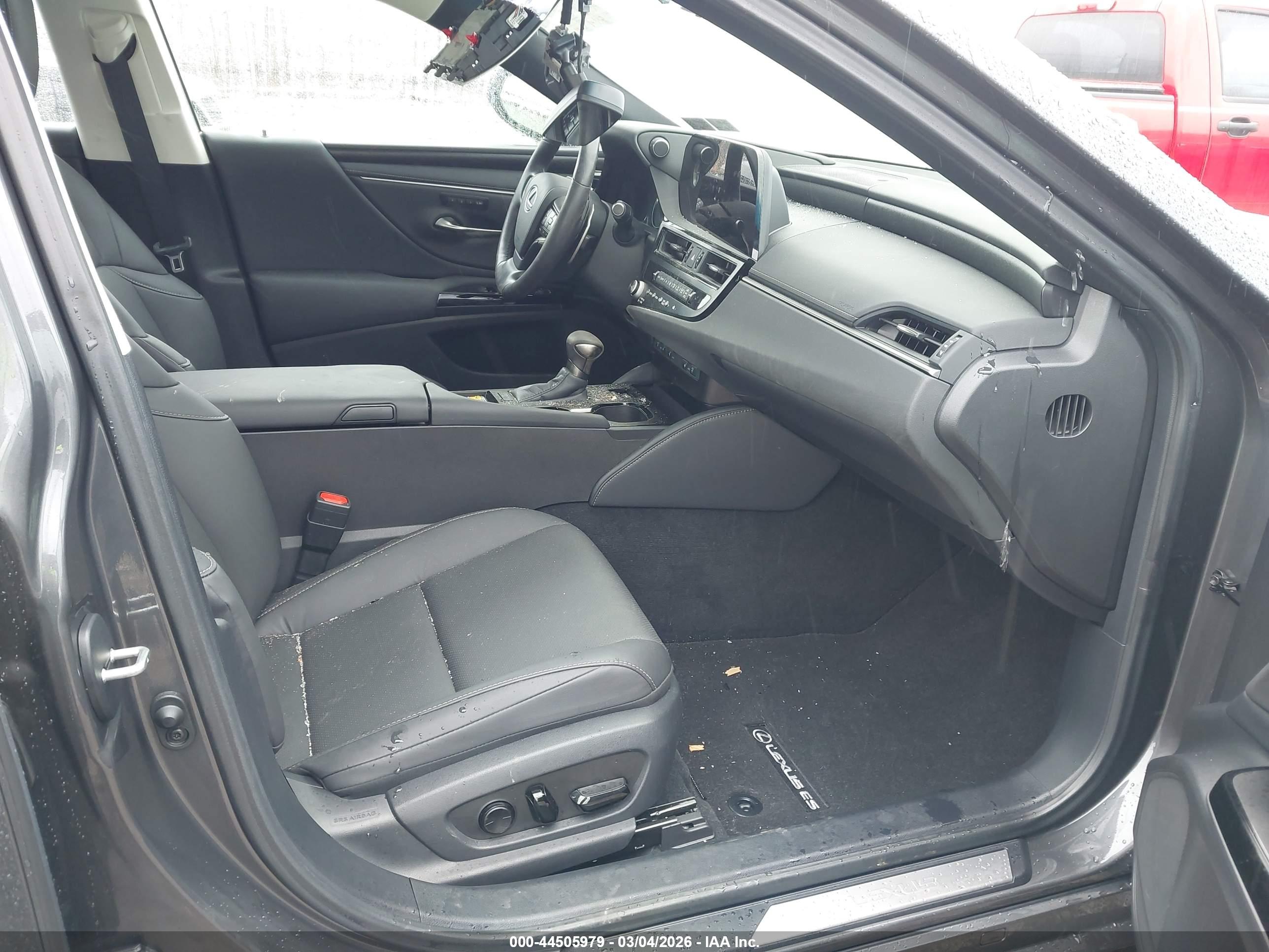 LEXUS ES image 5