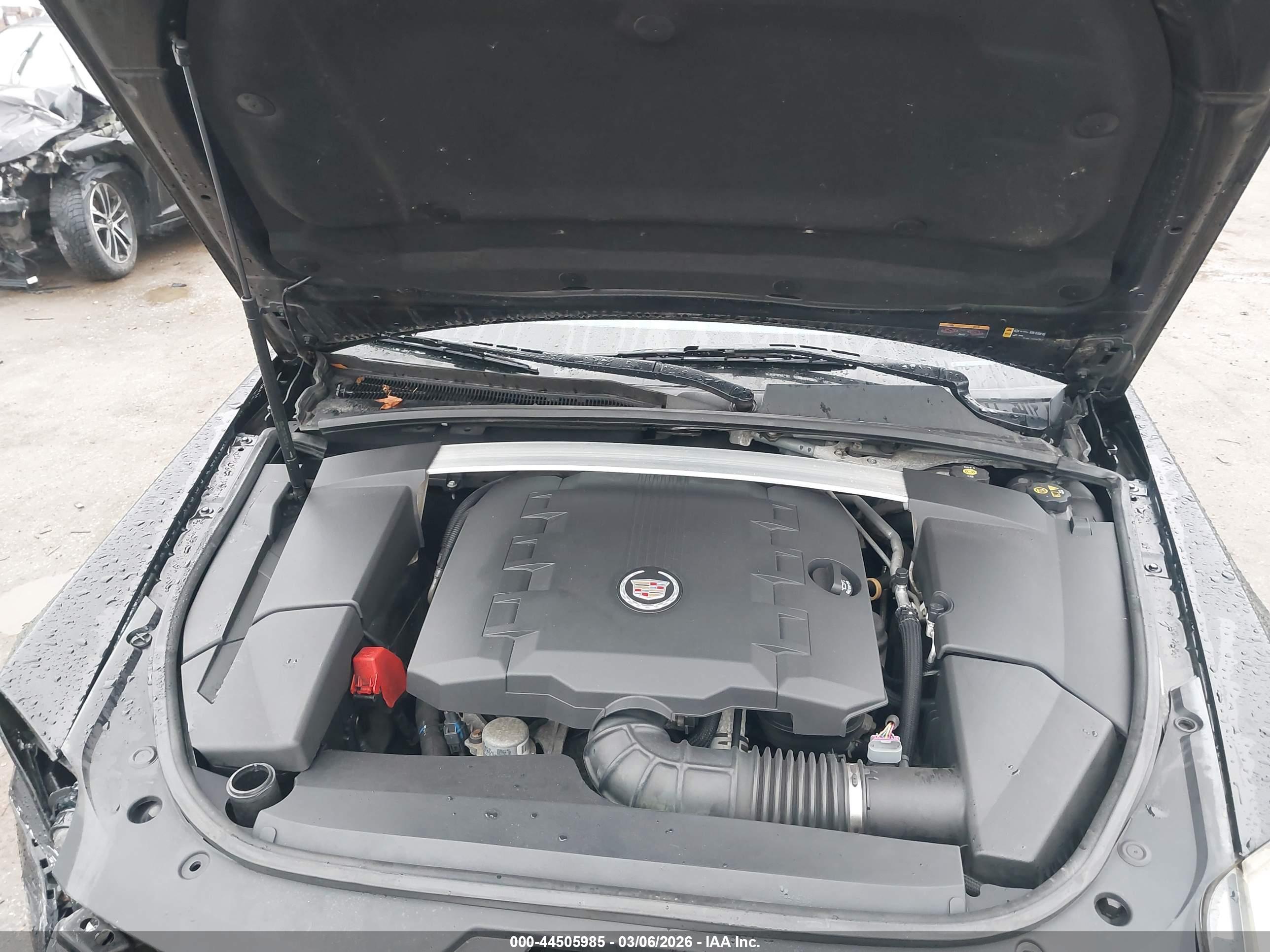 CADILLAC CTS image 10