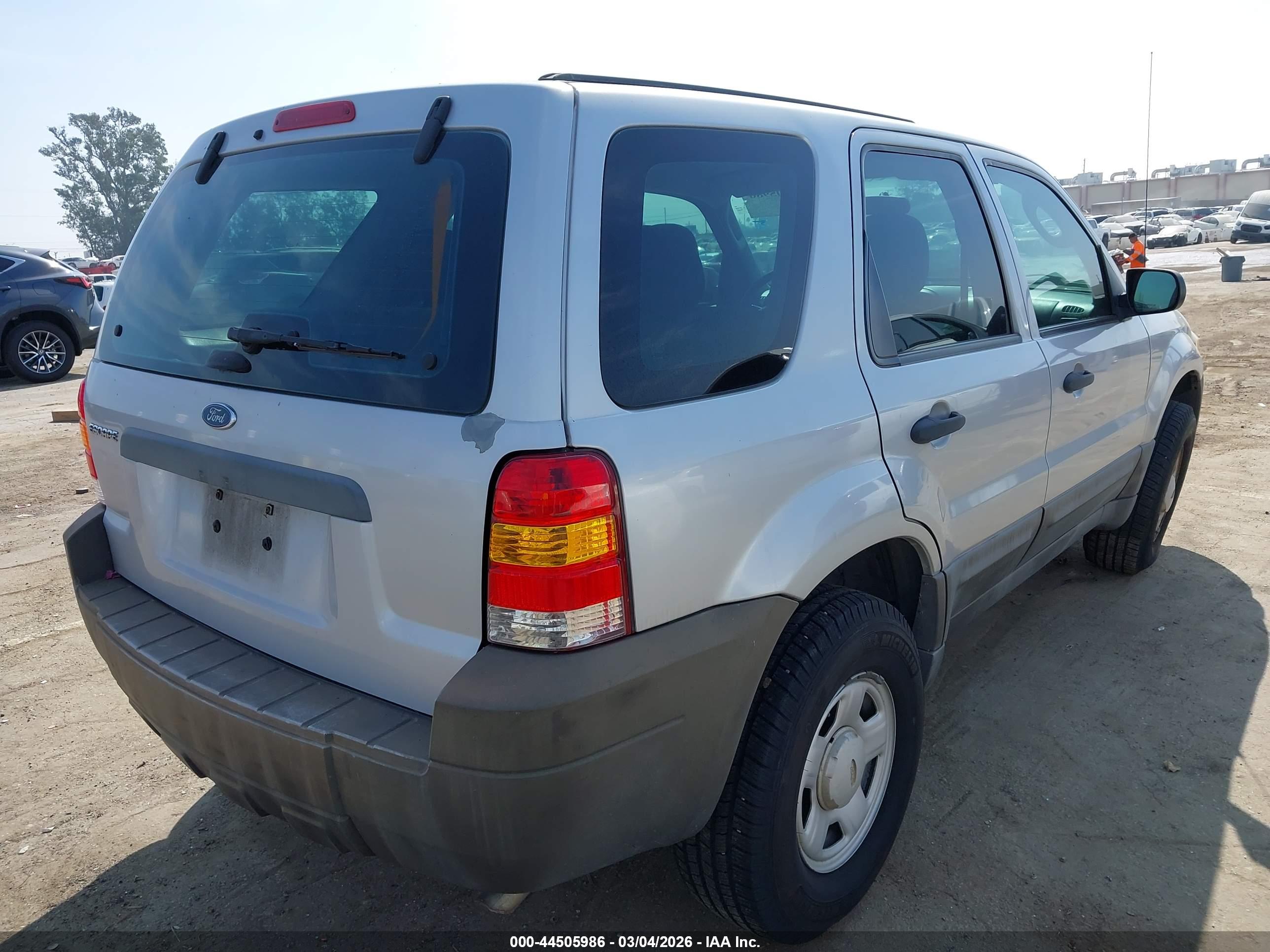 FORD ESCAPE image 4