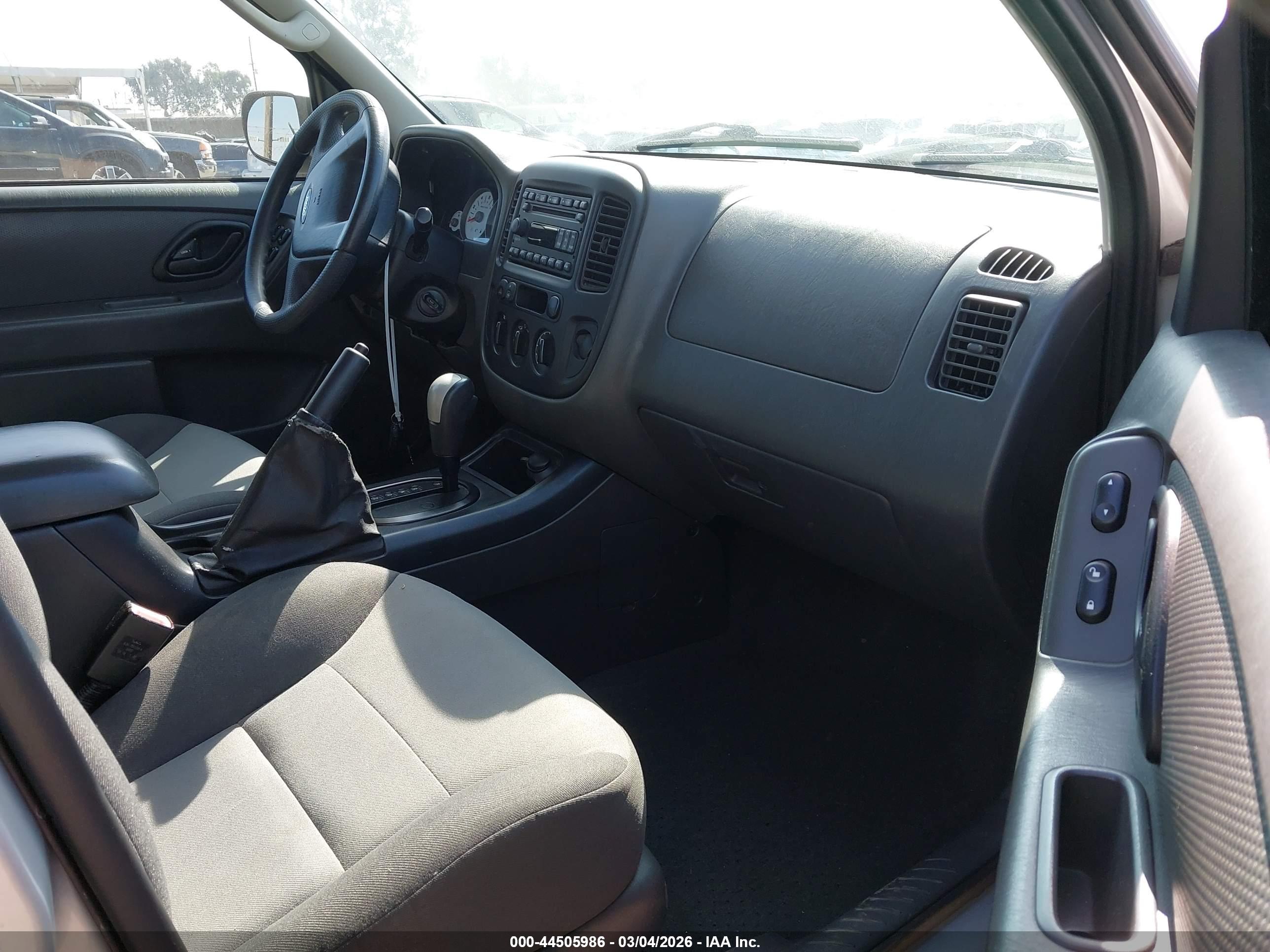 FORD ESCAPE image 5