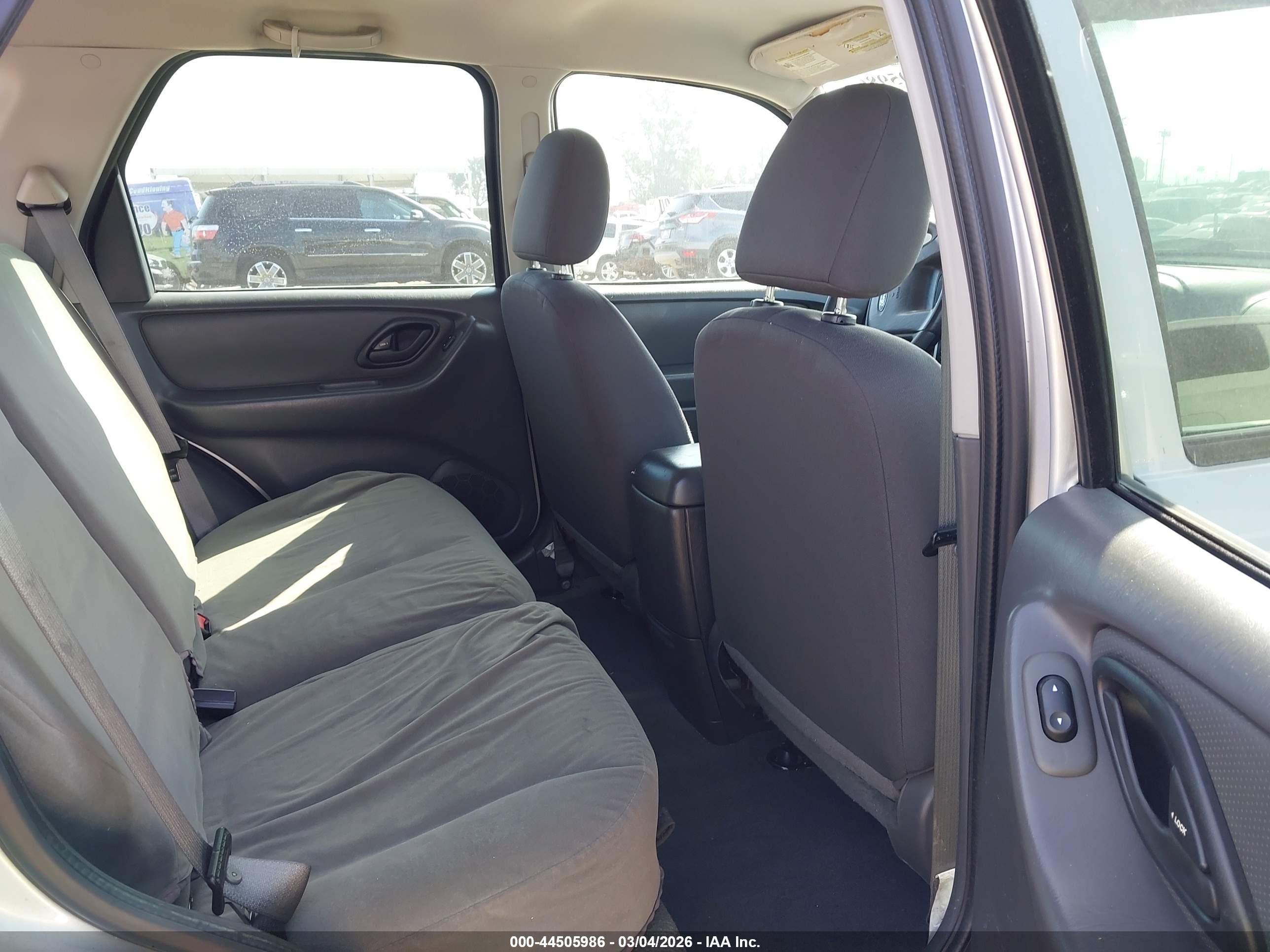 FORD ESCAPE image 8